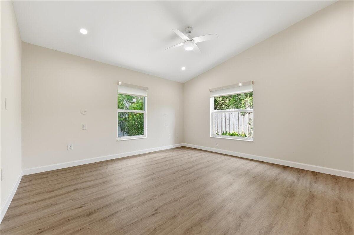 530 NE 3rd Avenue, Delray Beach, FL 33444 — photo 15 of 33