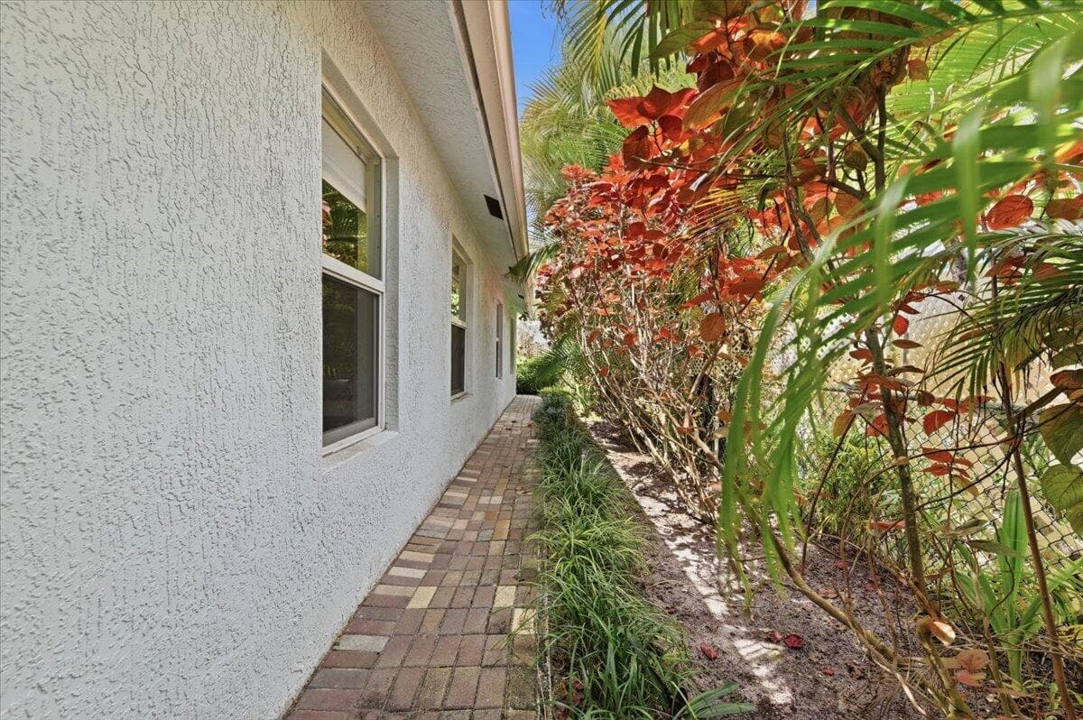 530 NE 3rd Avenue, Delray Beach, FL 33444 — photo 29 of 33