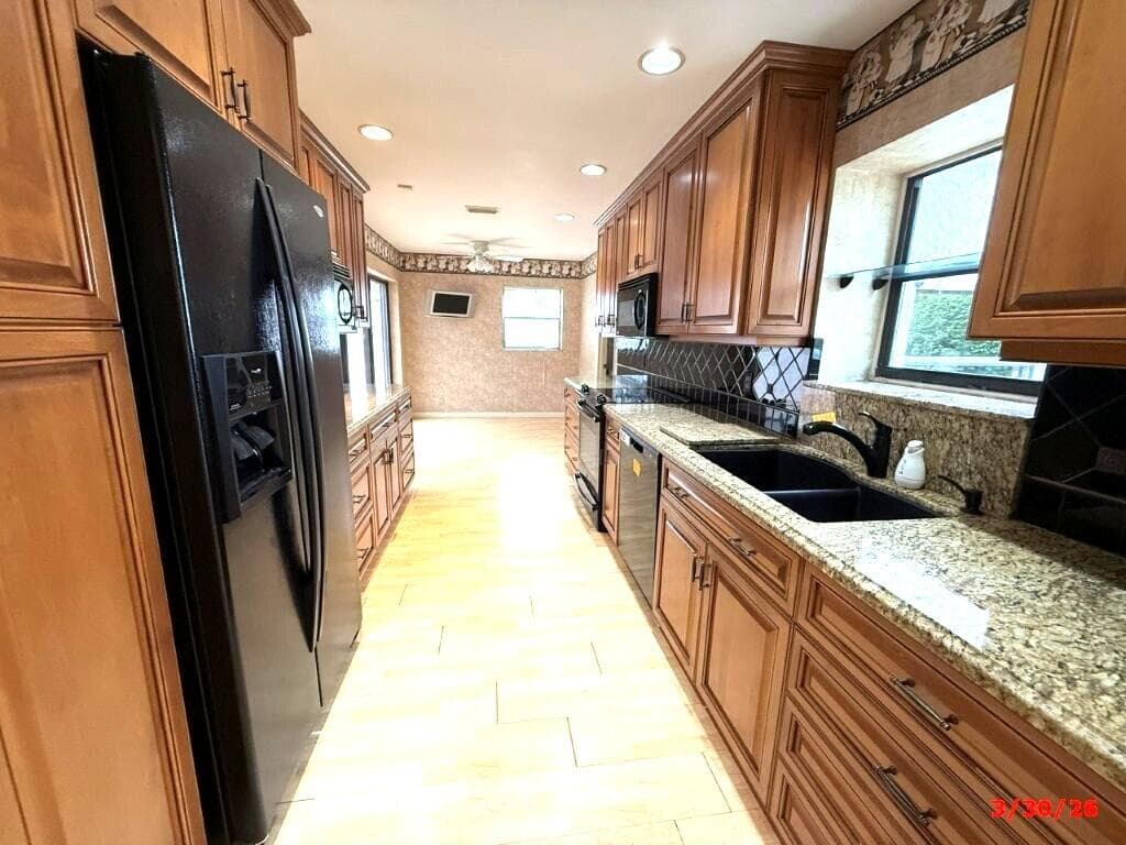 9 Windsor Lane, Boynton Beach, FL 33436 — photo 8 of 31