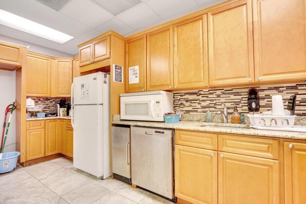 1405 SE Goldtree Drive, Port St. Lucie, FL 34952 — photo 14 of 52