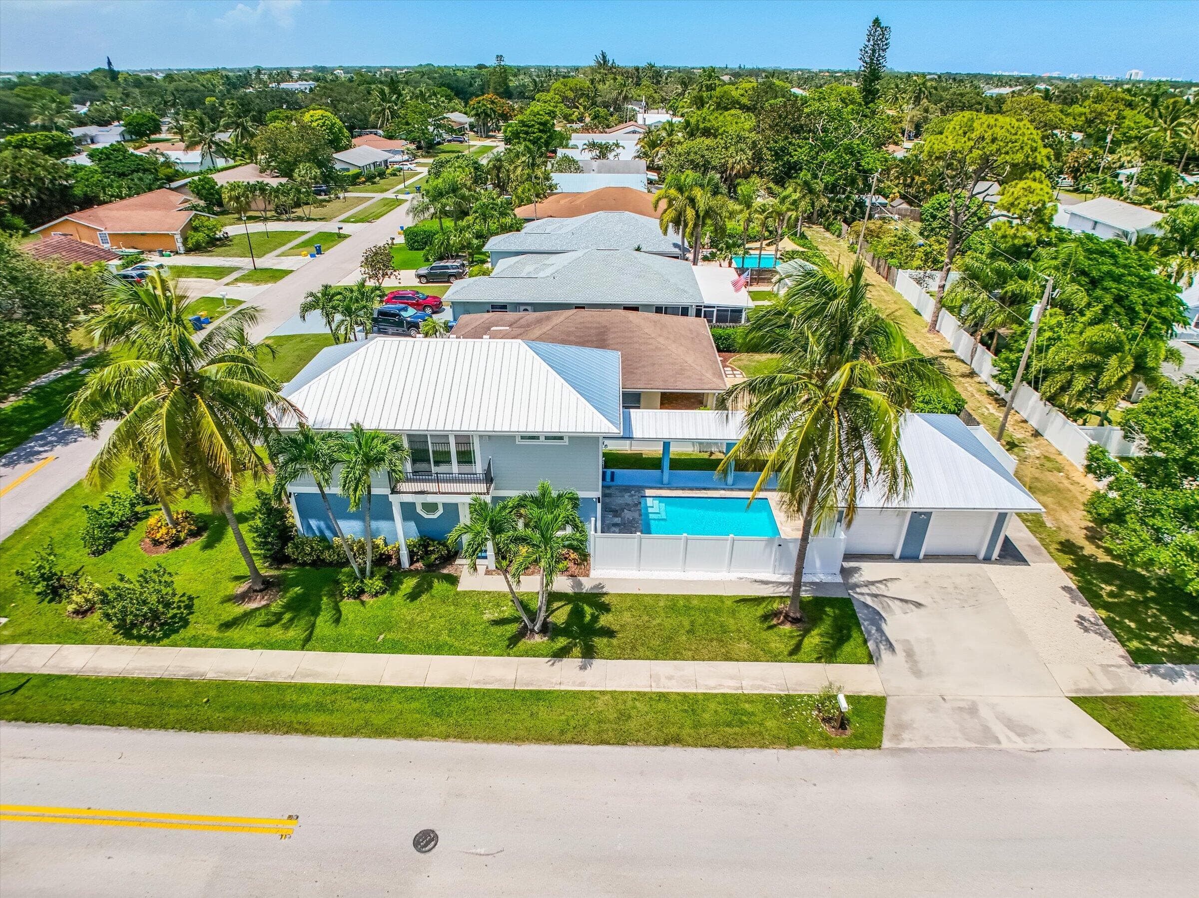 425 Hugh Street, Jupiter, FL 33458 — photo 2 of 41