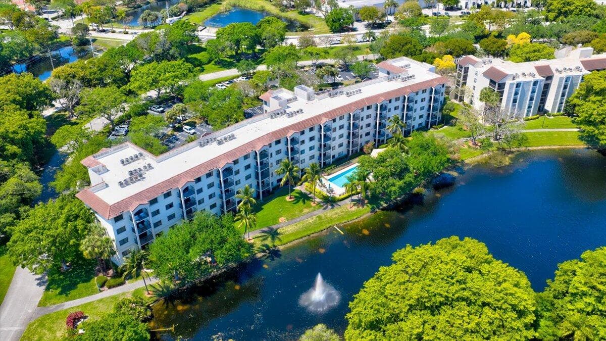 2105 Lavers Circle 212, Delray Beach, FL 33444 — photo 27 of 29