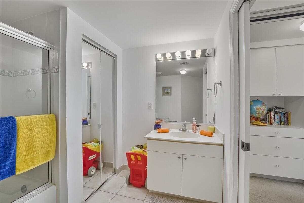 2105 Lavers Circle 212, Delray Beach, FL 33444 — photo 13 of 29