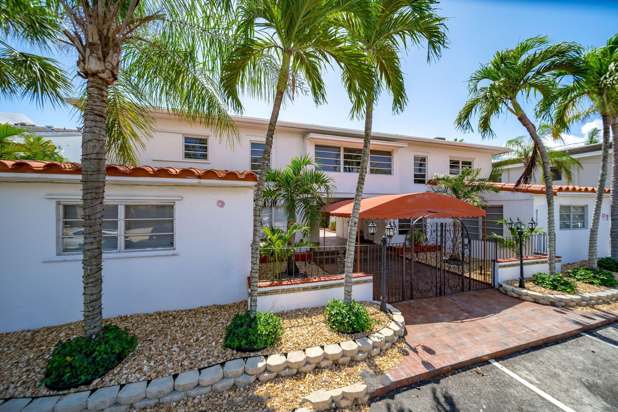 2724 NE 14th Street 6, Fort Lauderdale, FL 33304 — photo 2 of 21