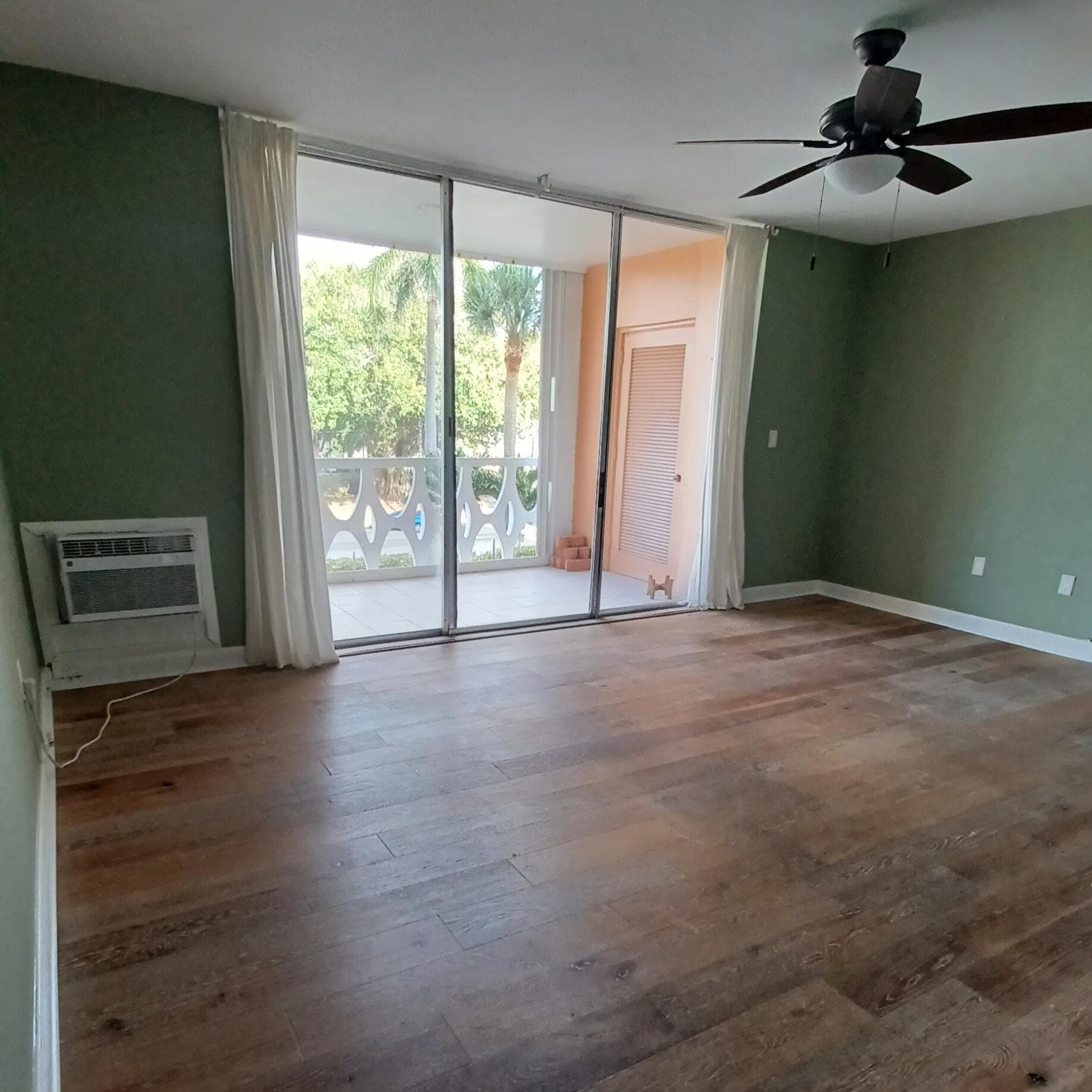 15 S Golfview Road 303, Lake Worth Beach, FL 33460 — photo 2 of 10