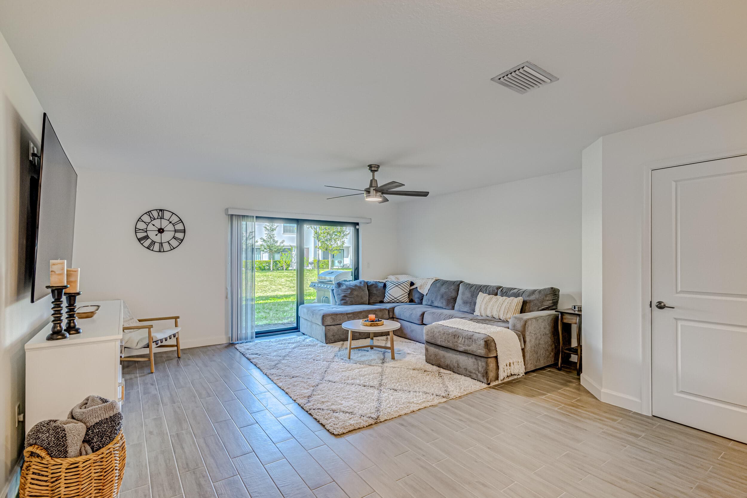 5007 Woods Edge Circle, Riviera Beach, FL 33410 — photo 9 of 27