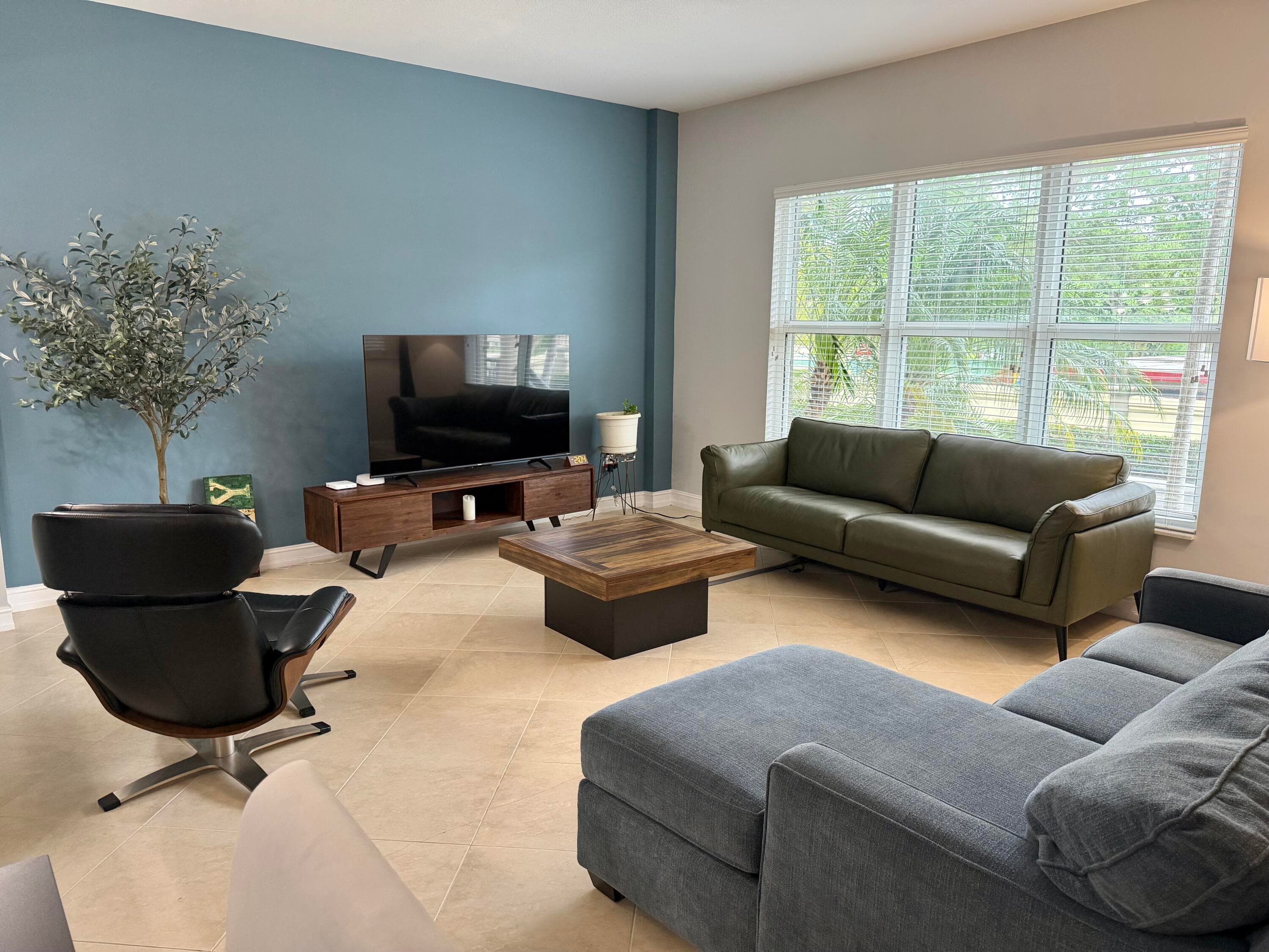2609 NE 14th Avenue 106, Wilton Manors, FL 33334 — photo 1 of 50