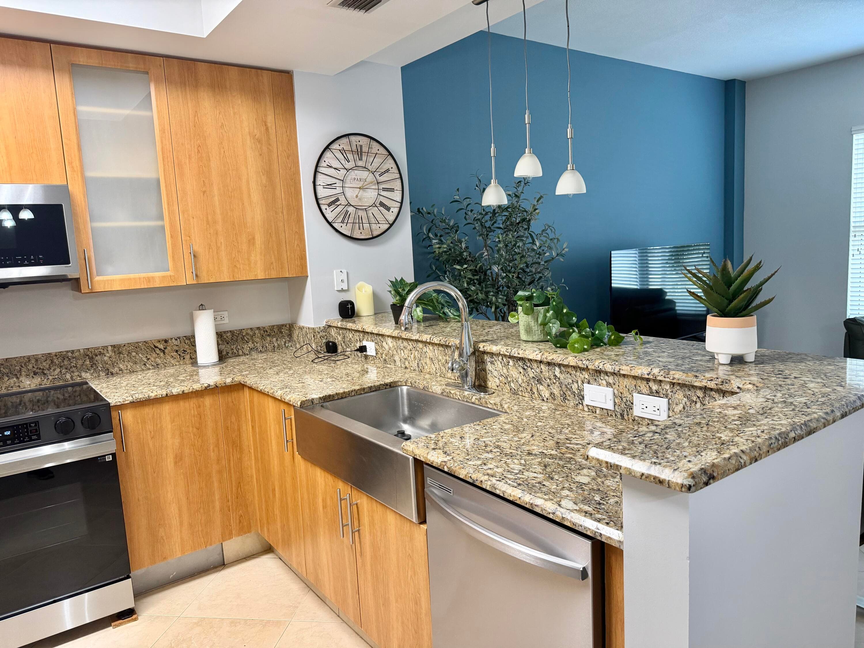 2609 NE 14th Avenue 106, Wilton Manors, FL 33334 — photo 8 of 50