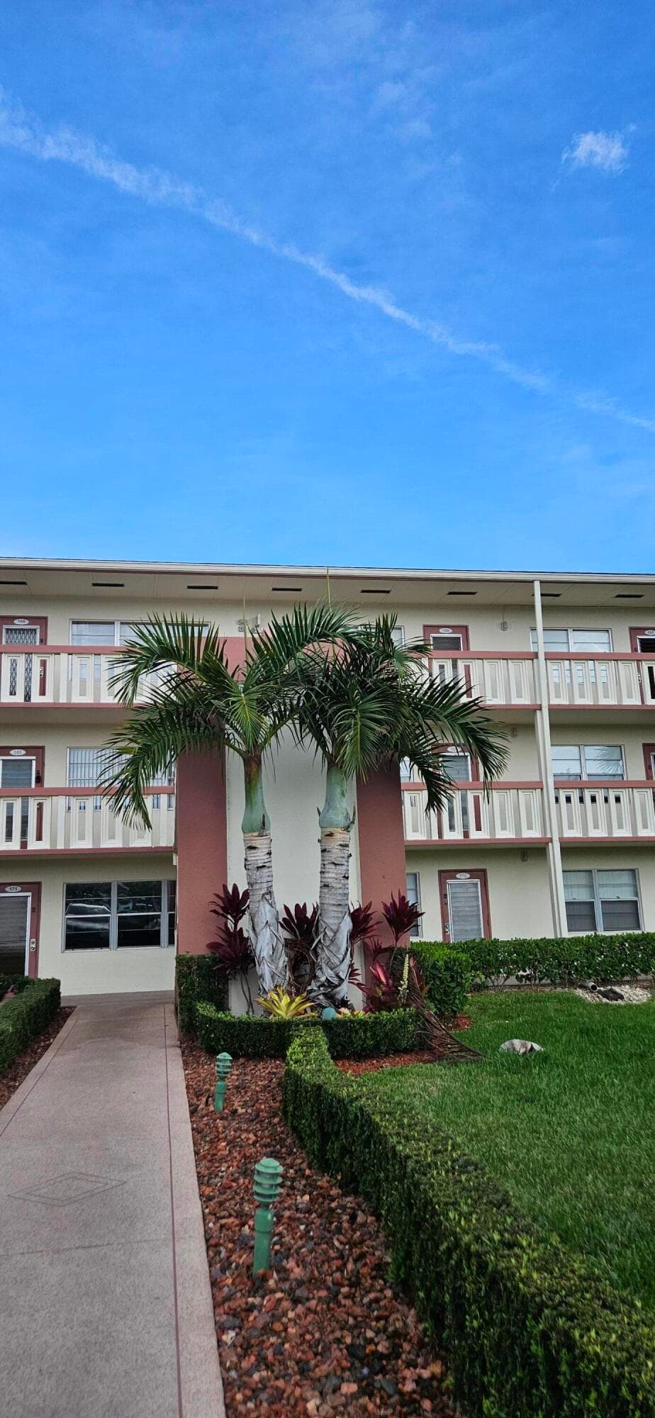 198 E Preston Way 198, Boca Raton, FL 33434 — photo 2 of 17