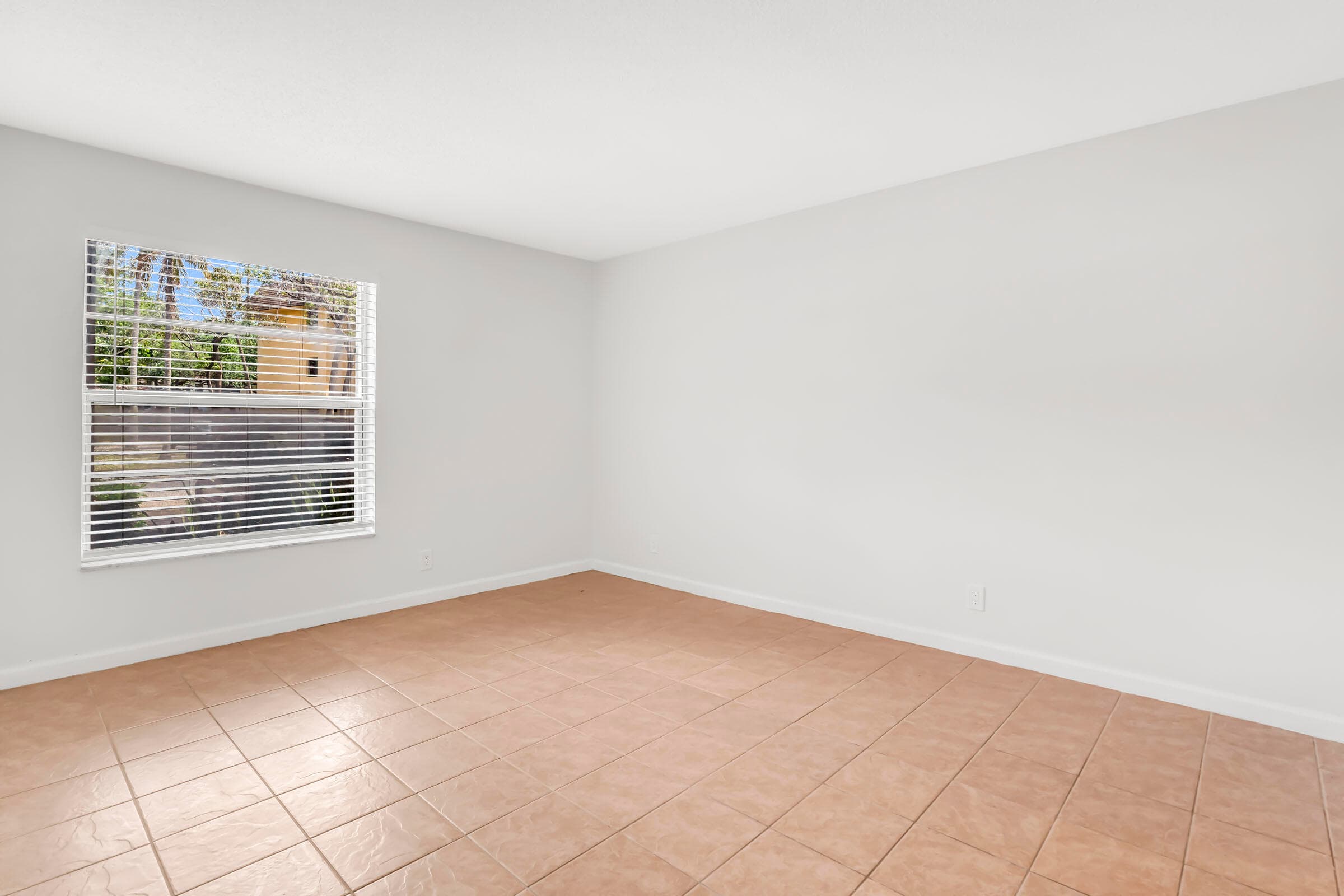 490 NW 20th Street 1030, Boca Raton, FL 33431 — photo 5 of 18