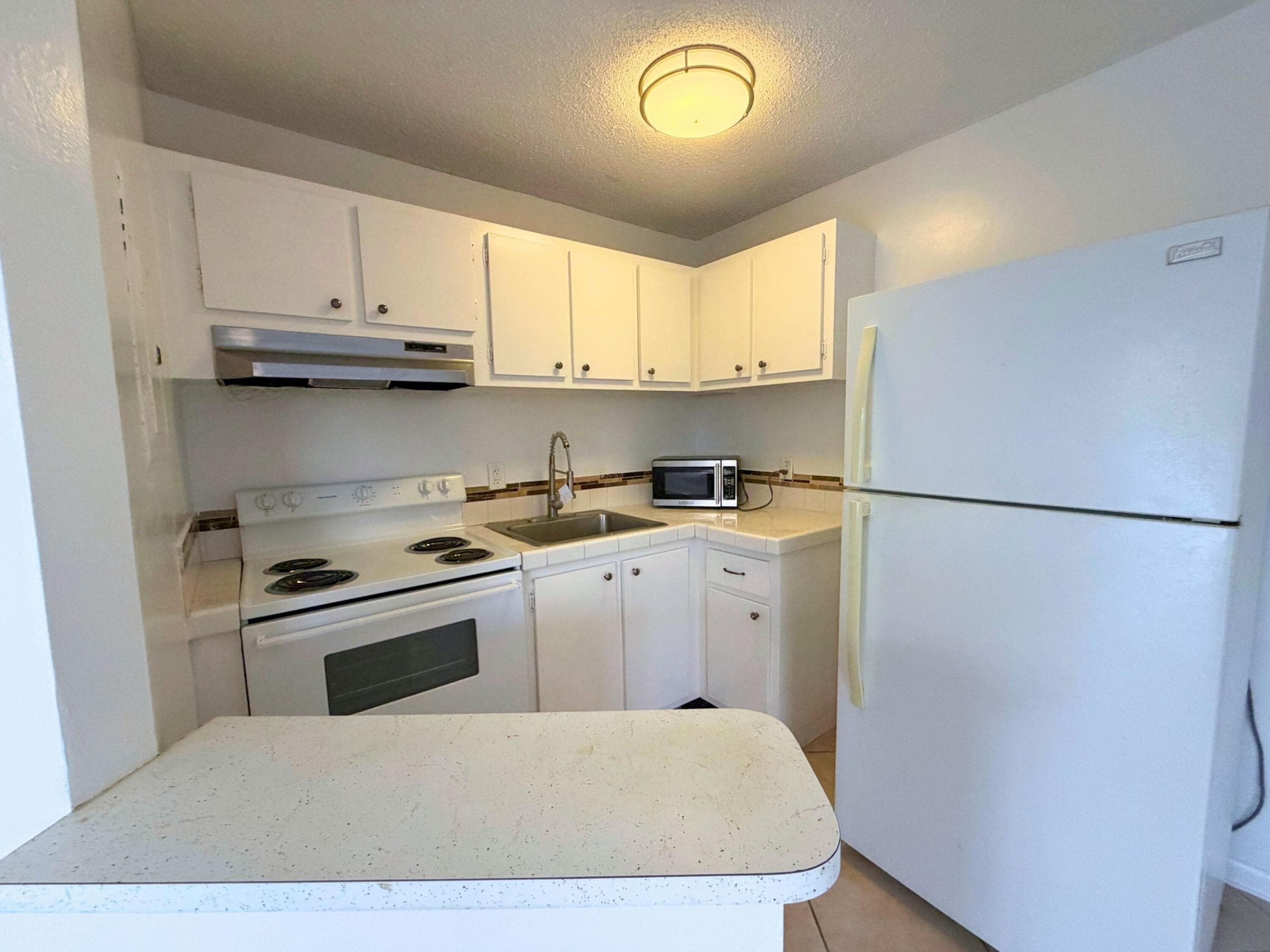 519 W Kalmia Drive 2, West Palm Beach, FL 33403 — photo 9 of 17