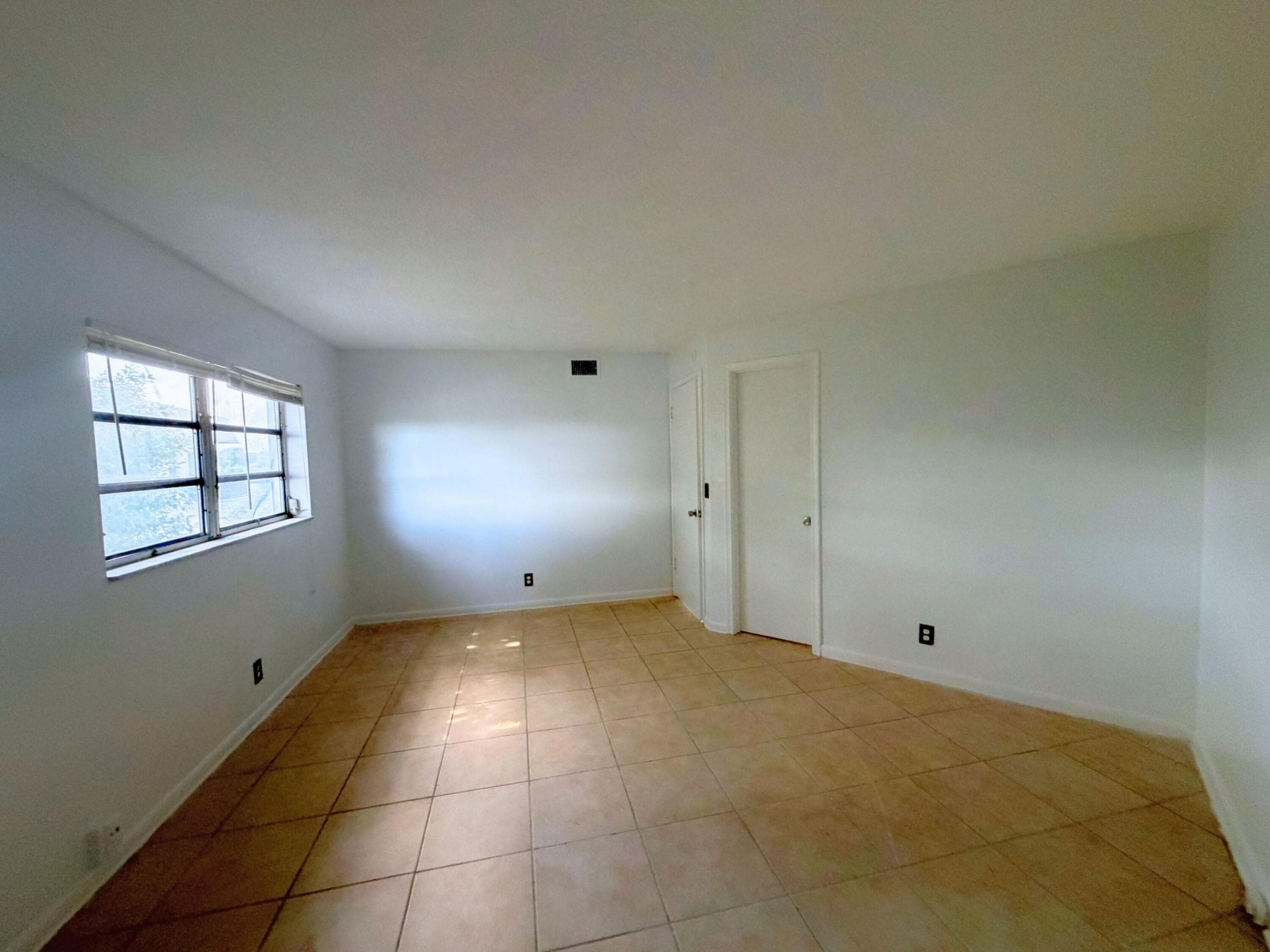 519 W Kalmia Drive 2, West Palm Beach, FL 33403 — photo 13 of 17