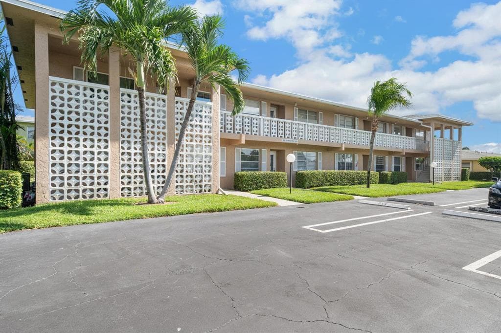 2601 Red Hibiscus Boulevard, Delray Beach, FL 33445 — photo 2 of 21