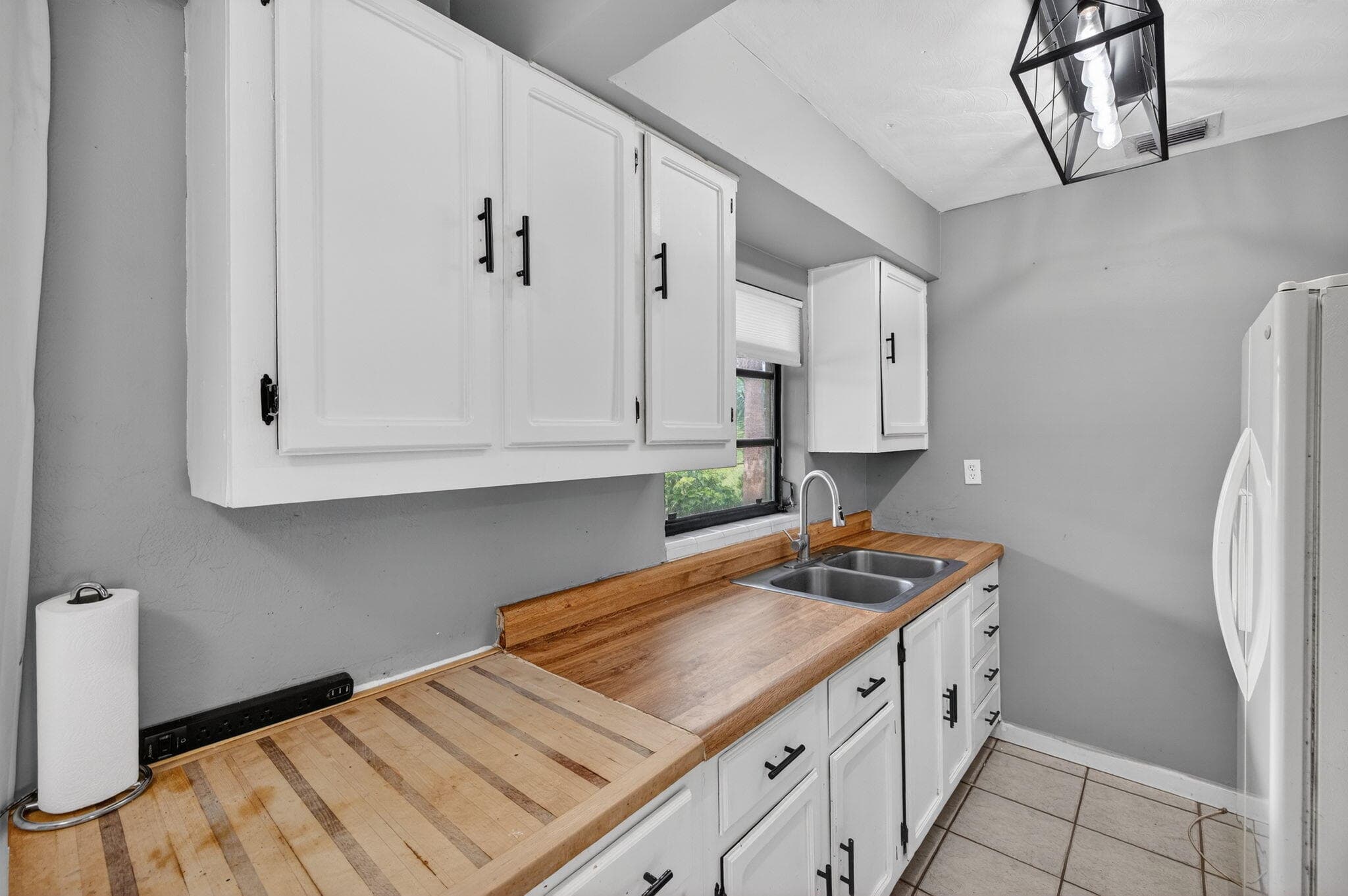 4117 NW 5th Avenue, Oakland Park, FL 33309 — photo 9 of 48