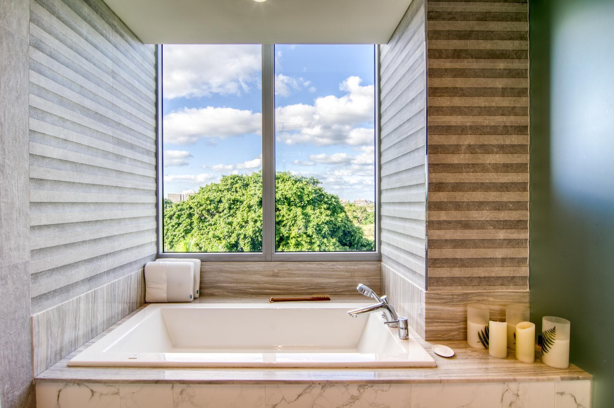 1 Water Club Way 601, North Palm Beach, FL 33408 — photo 16 of 37