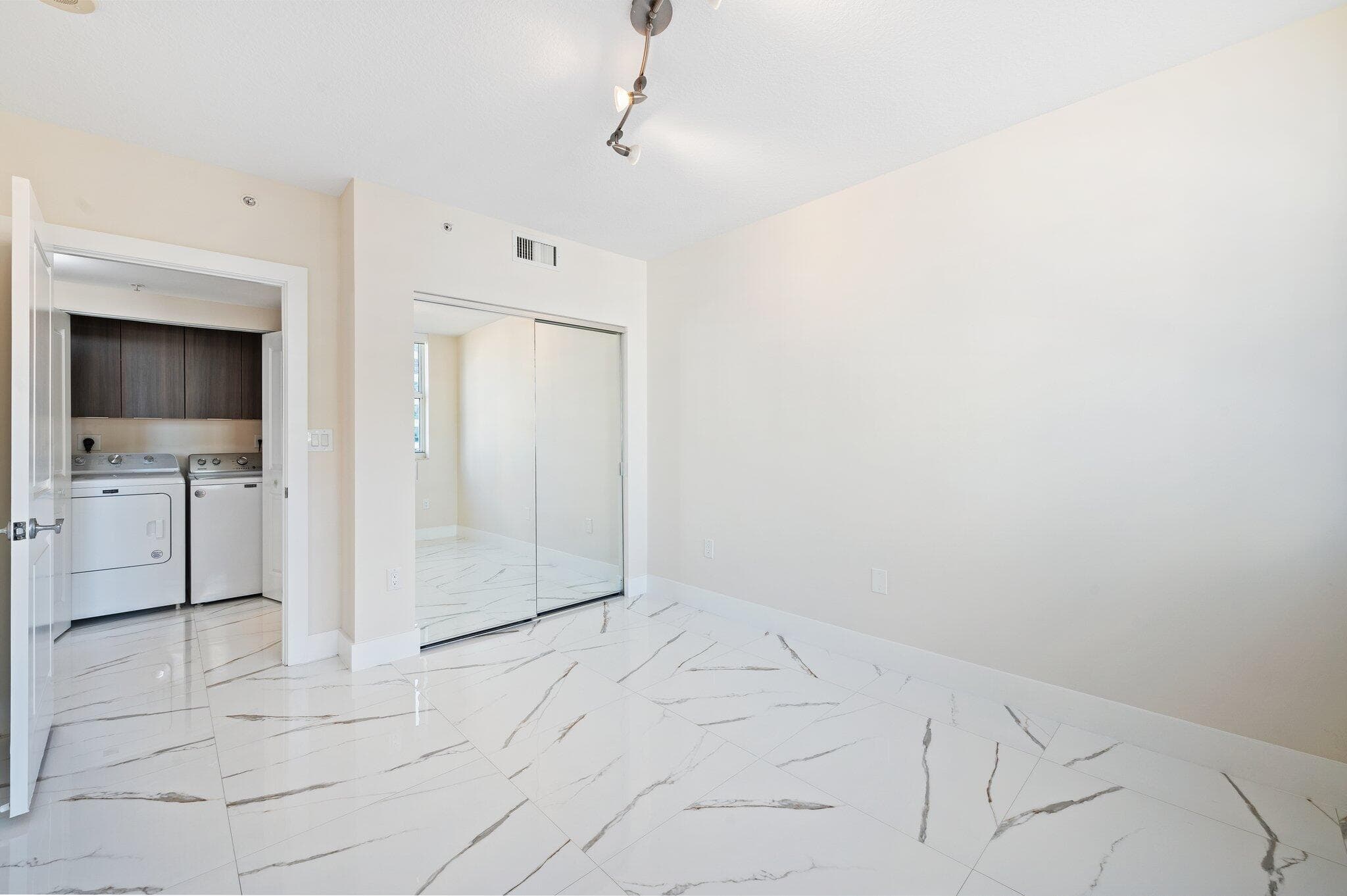 347 N New River Drive E 1509, Fort Lauderdale, FL 33301 — photo 23 of 42