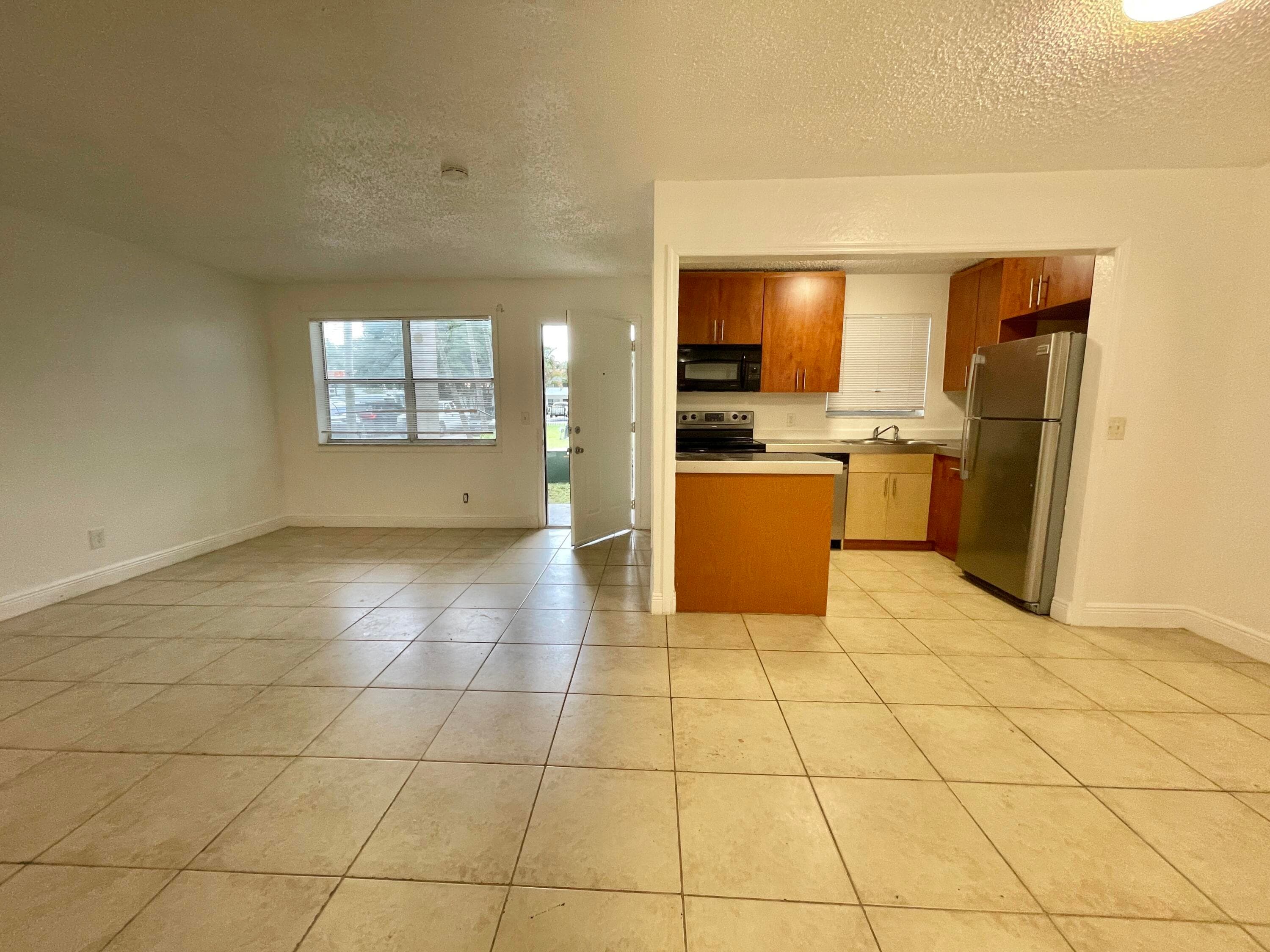 400 NW 65th Avenue 114, Margate, FL 33063 — photo 3 of 18