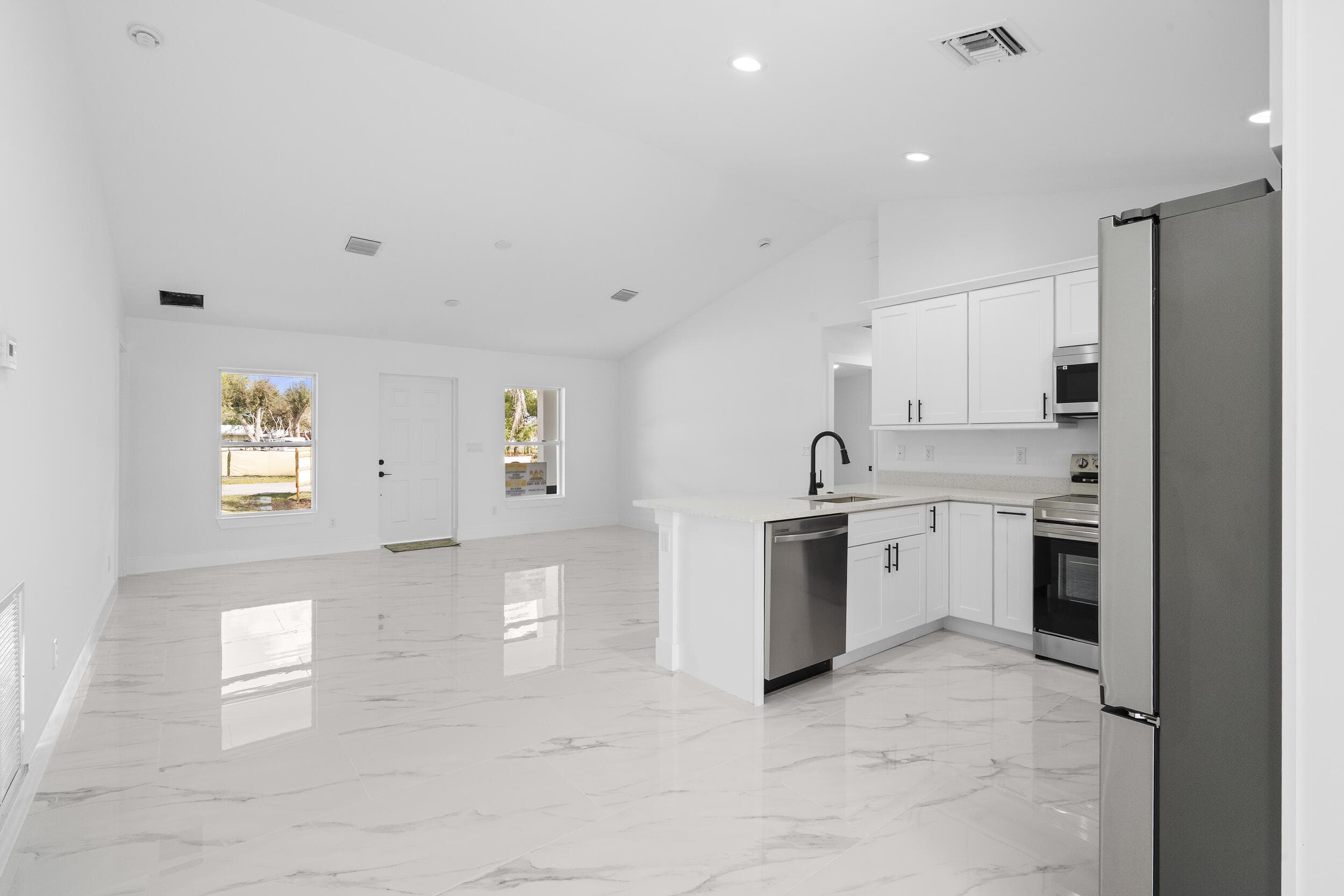 21483 NW 262nd Street, Okeechobee, FL 34972 — photo 3 of 29