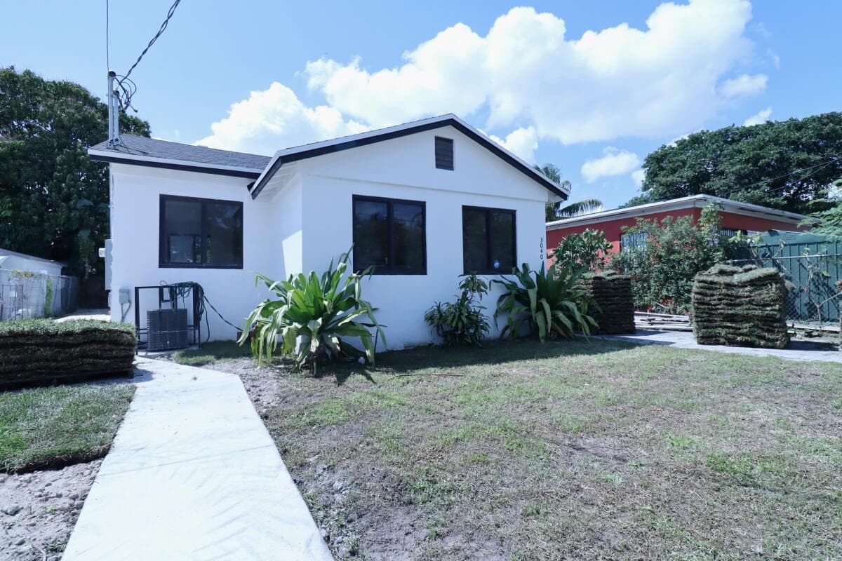 3040 NW 13th Avenue 1, Miami, FL 33142 — photo 1 of 16