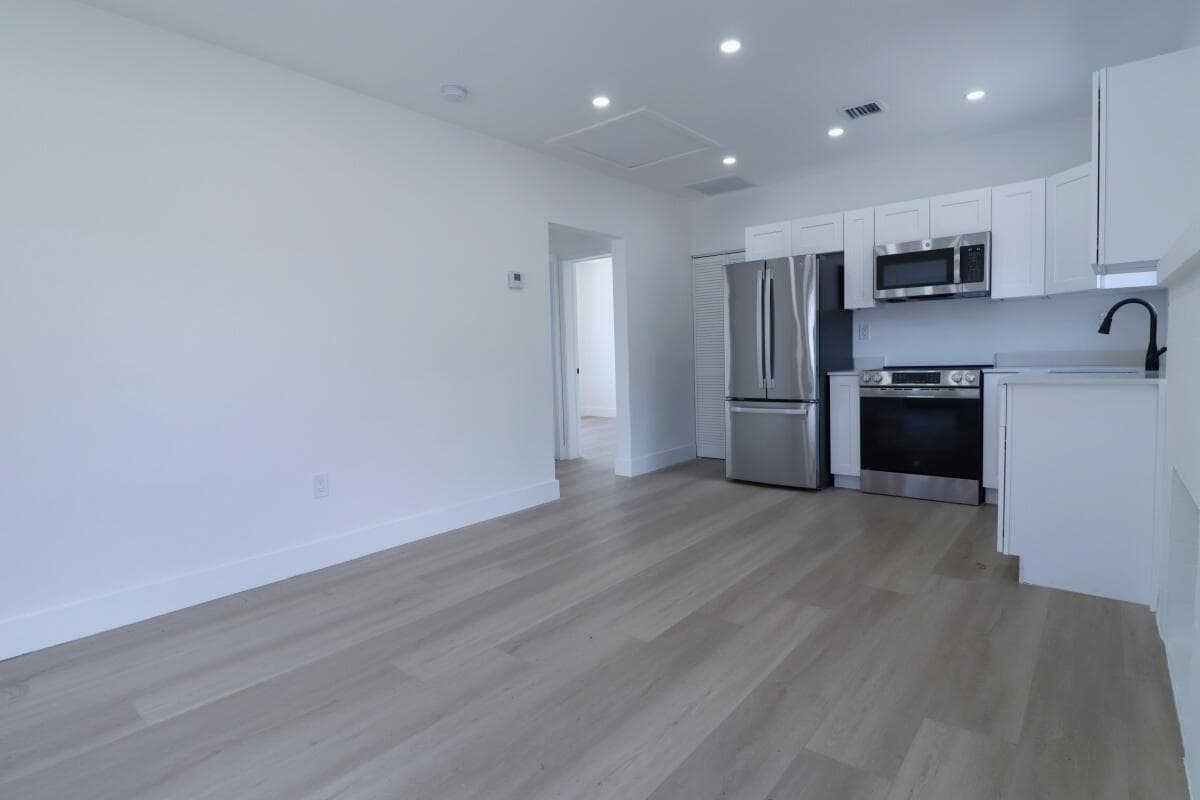 3040 NW 13th Avenue 1, Miami, FL 33142 — photo 3 of 16