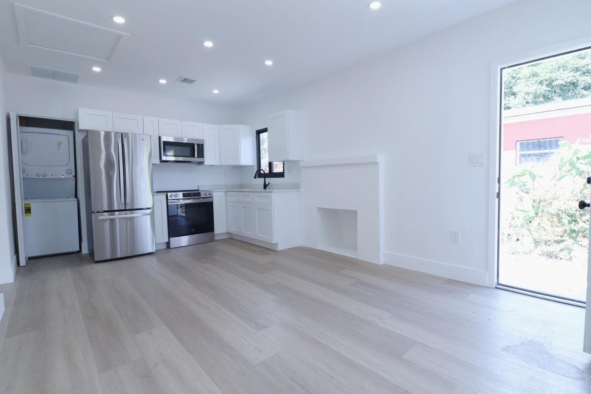 3040 NW 13th Avenue 1, Miami, FL 33142 — photo 5 of 16