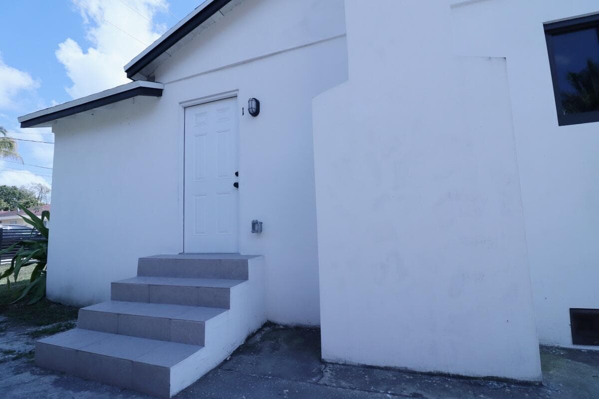 3040 NW 13th Avenue 1, Miami, FL 33142 — photo 13 of 16