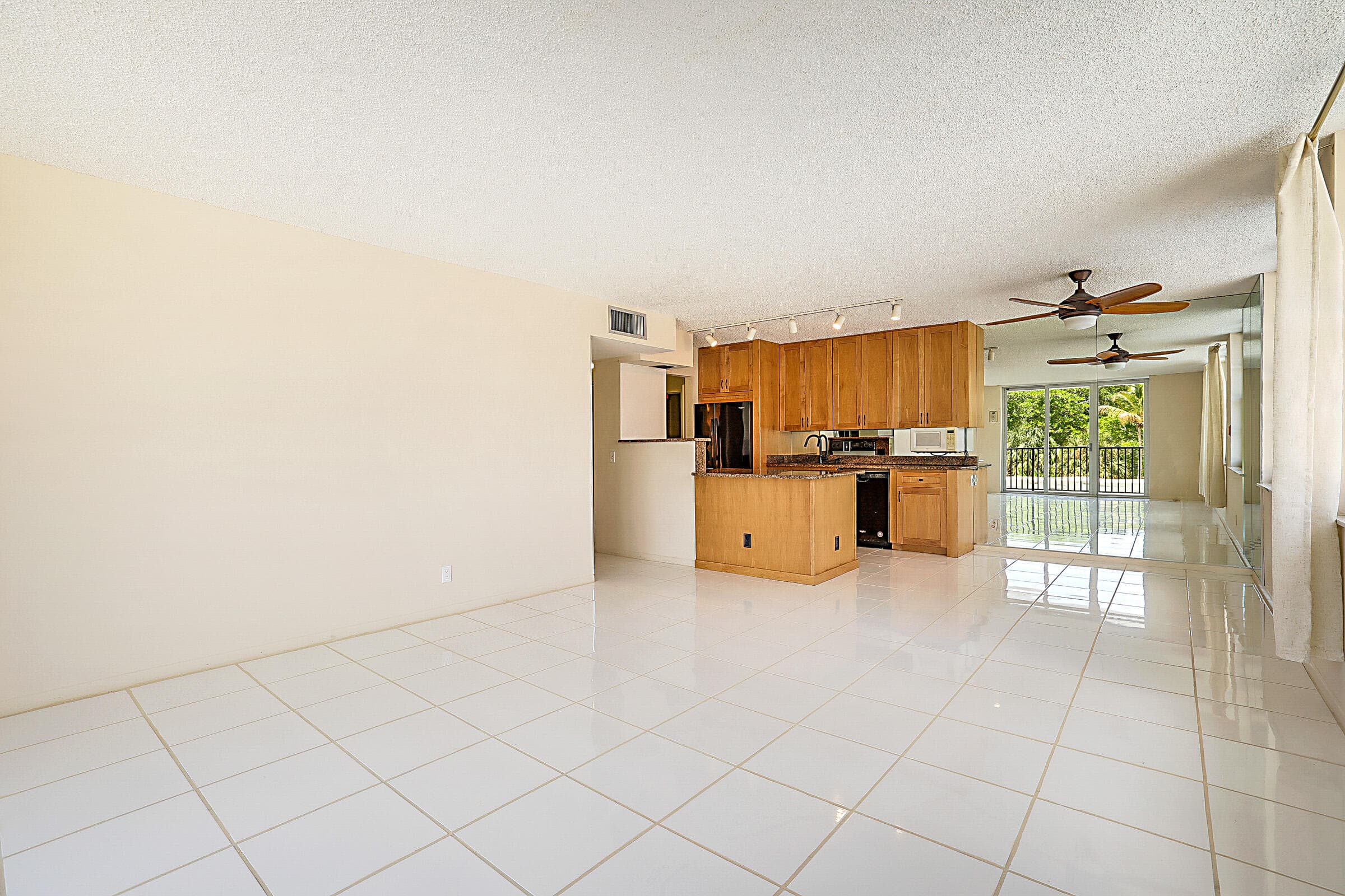2121 N Ocean Boulevard 302e, Boca Raton, FL 33431 — photo 9 of 64