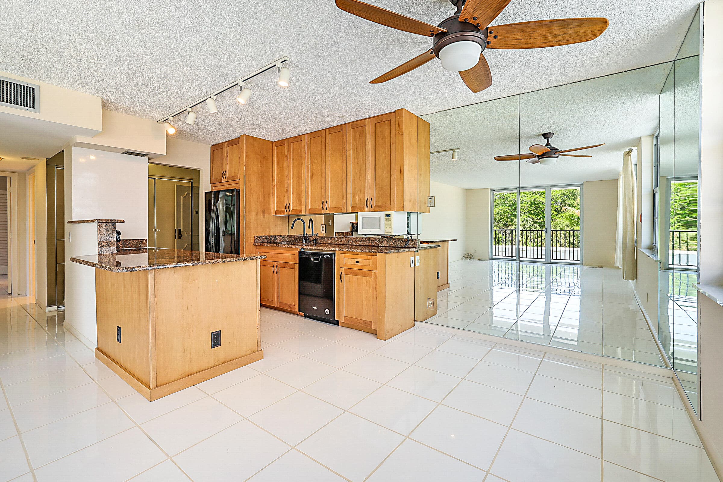 2121 N Ocean Boulevard 302e, Boca Raton, FL 33431 — photo 10 of 64