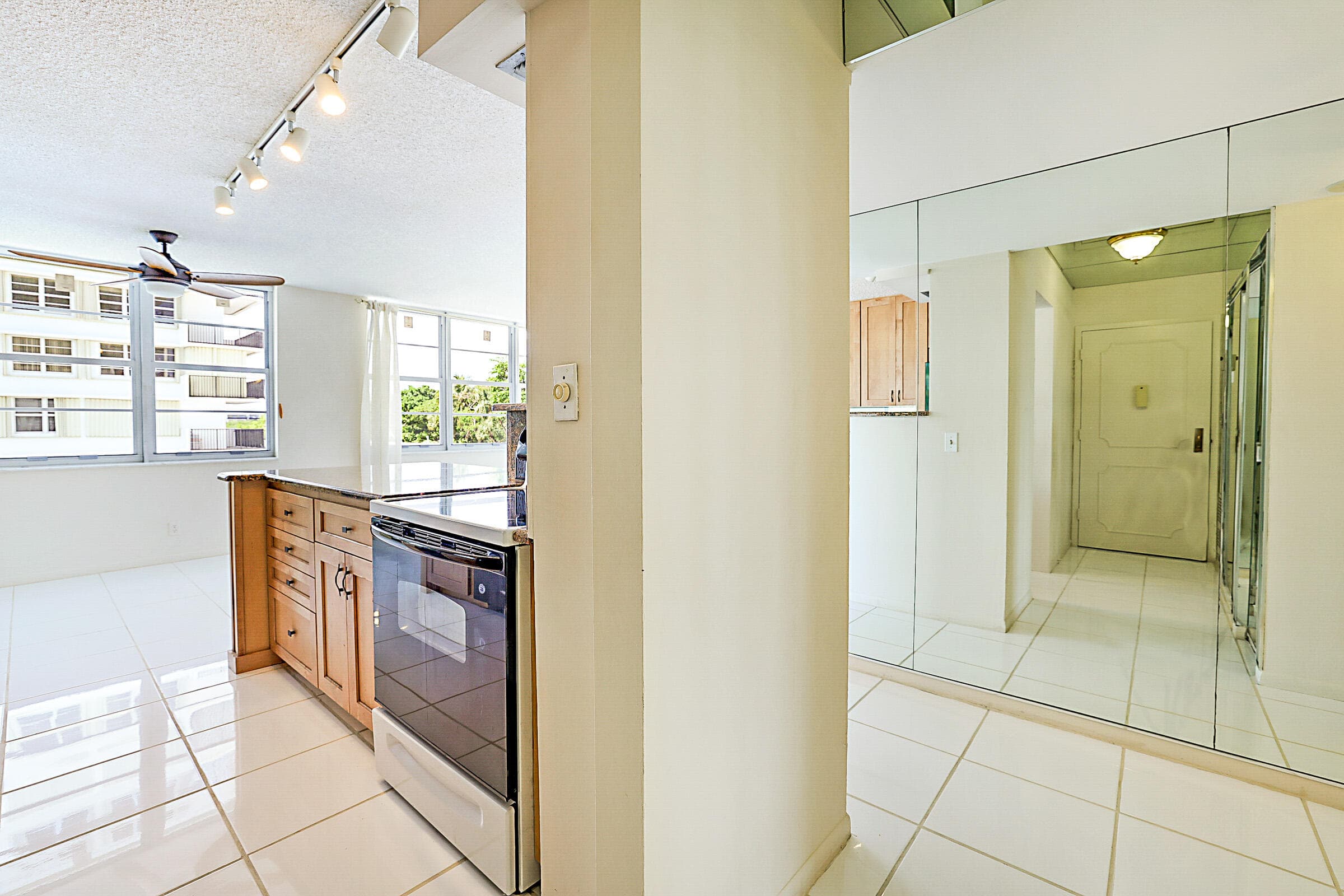 2121 N Ocean Boulevard 302e, Boca Raton, FL 33431 — photo 15 of 64