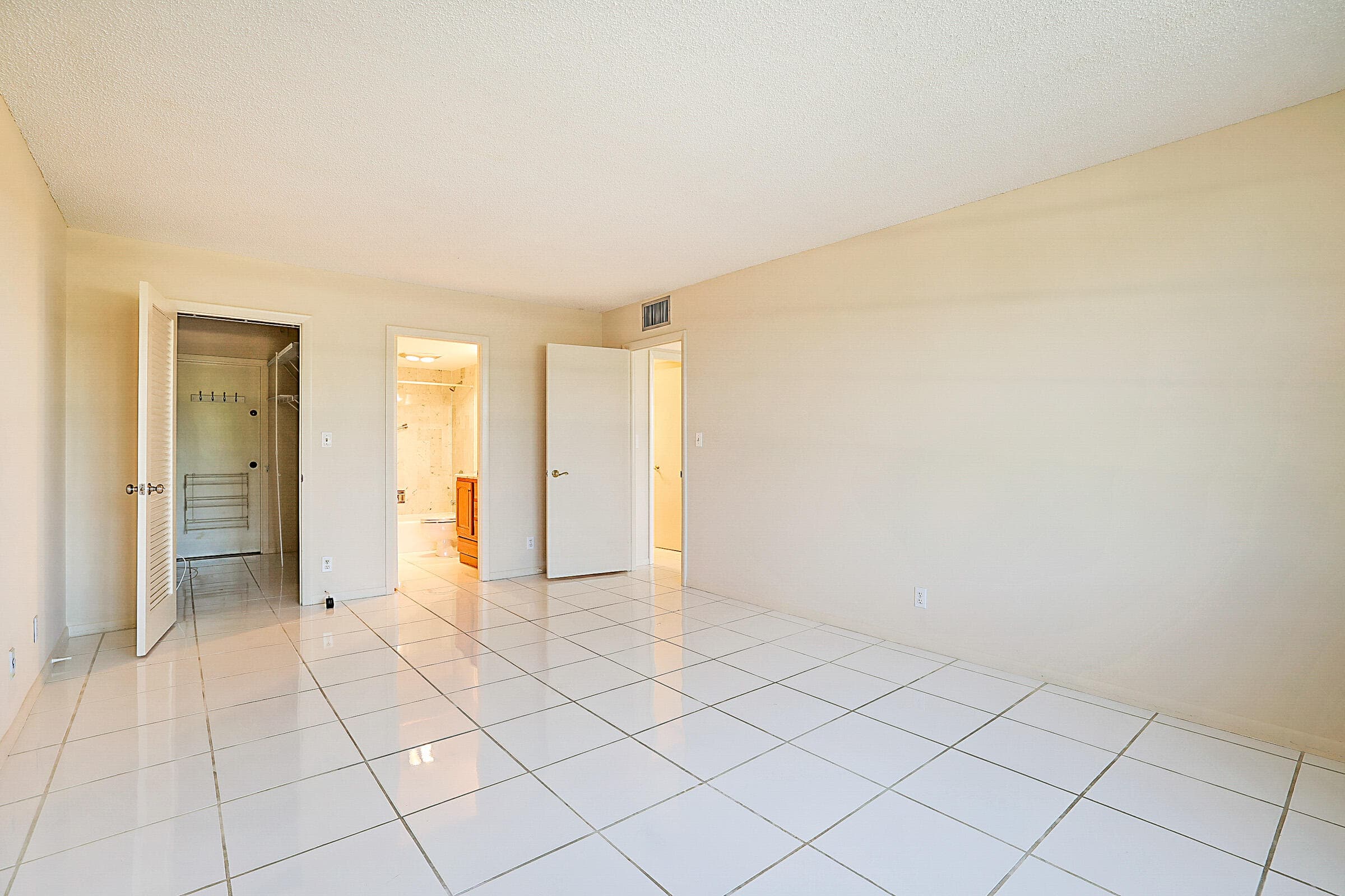 2121 N Ocean Boulevard 302e, Boca Raton, FL 33431 — photo 19 of 64