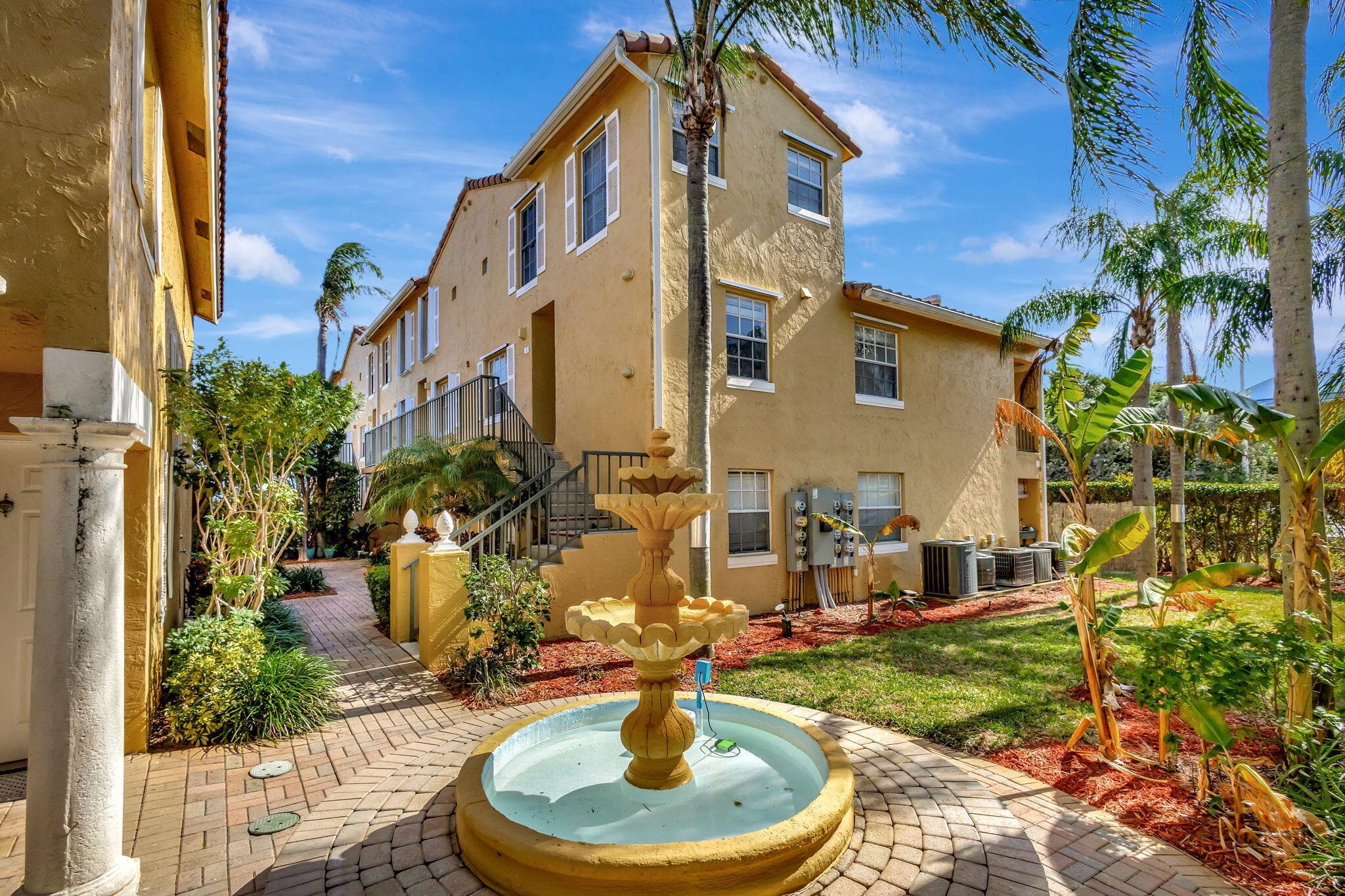1060 Lake Shore Drive Apt 204, Lake Park, FL 33403 — photo 3 of 42
