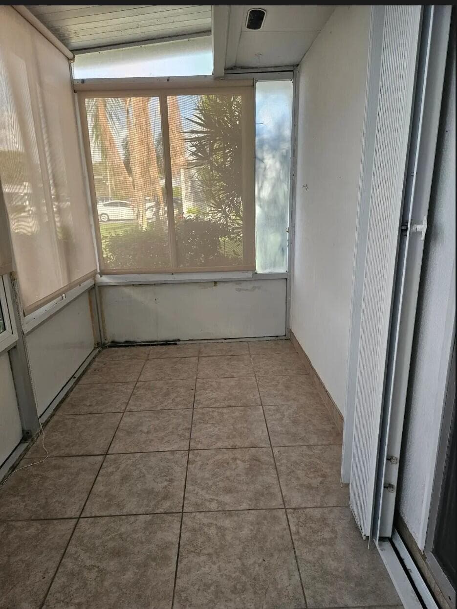 39 Valencia, Delray Beach, FL 33446 — photo 14 of 17