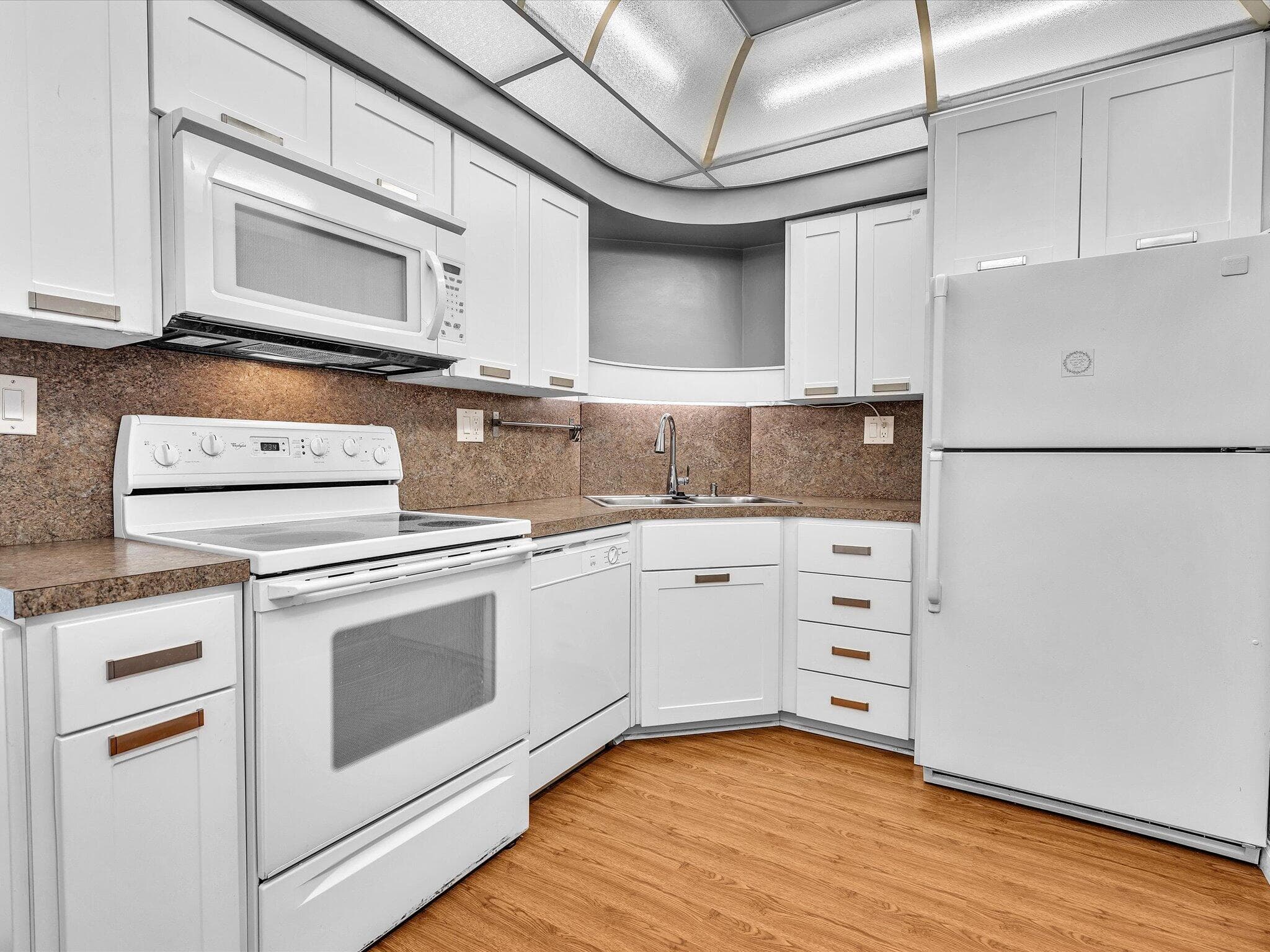 3300 NE 36th Street 820, Fort Lauderdale, FL 33308 — photo 5 of 41