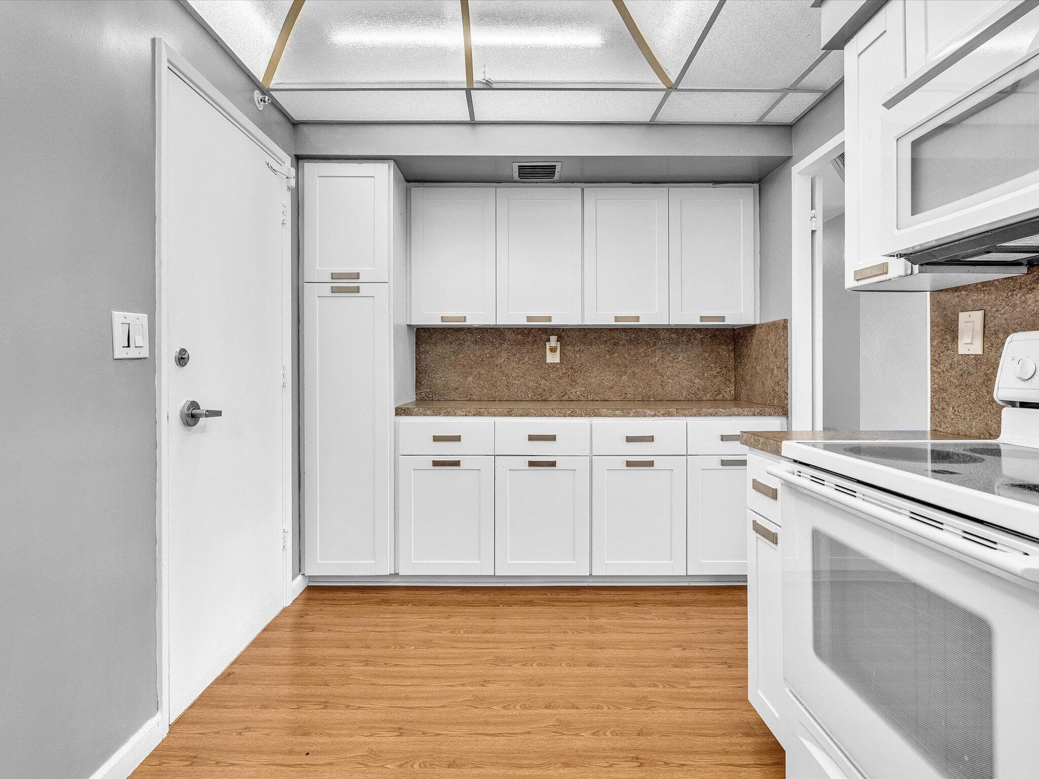 3300 NE 36th Street 820, Fort Lauderdale, FL 33308 — photo 14 of 41