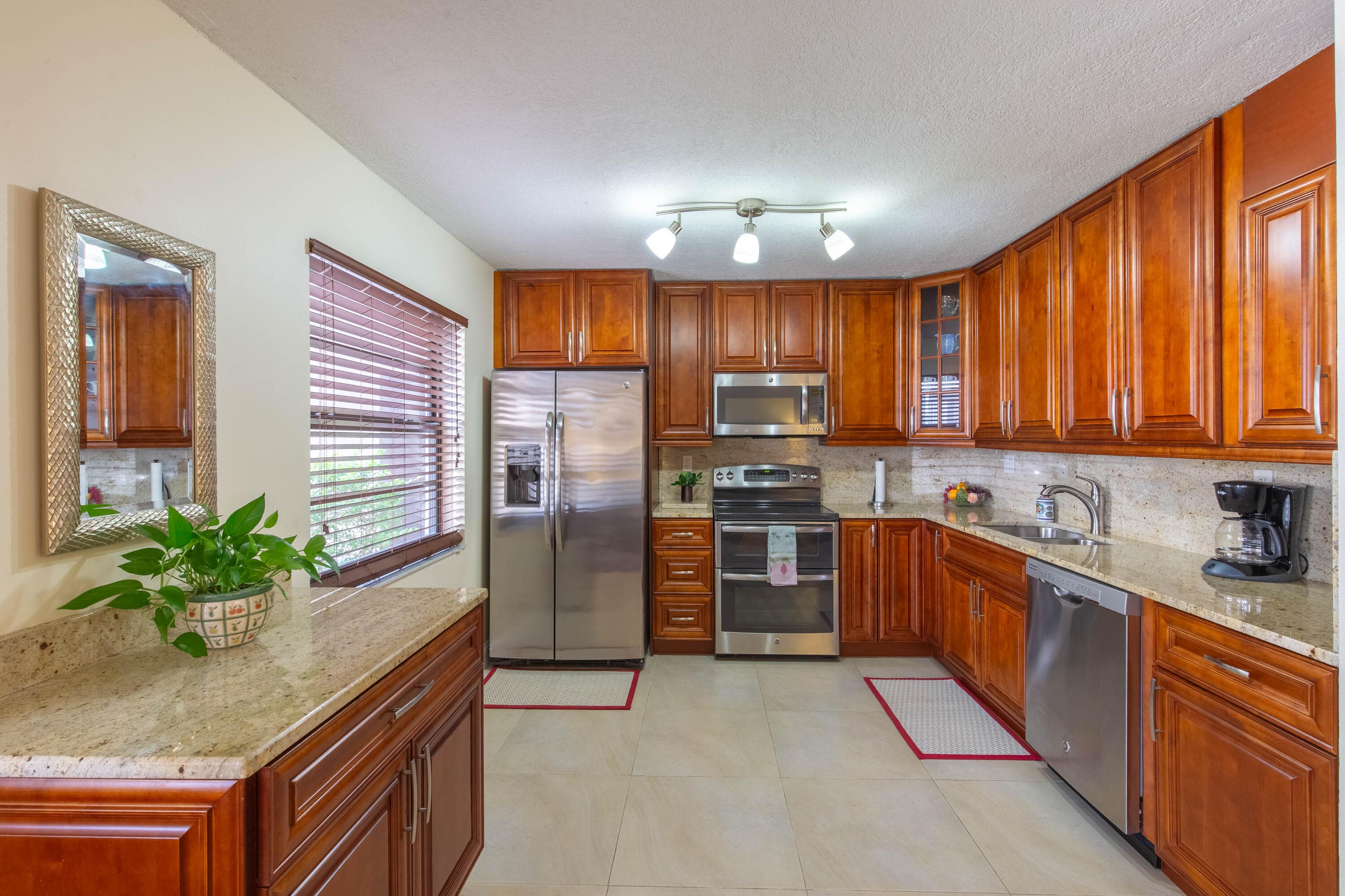 154 Capri D, Delray Beach, FL 33484 — photo 11 of 35