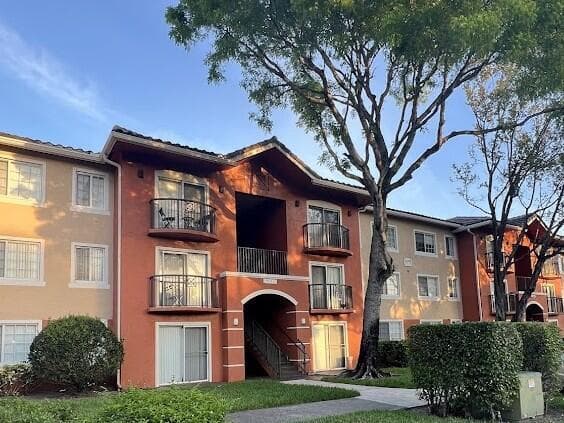 4195 N Haverhill Road 324, West Palm Beach, FL 33417 — photo 2 of 30