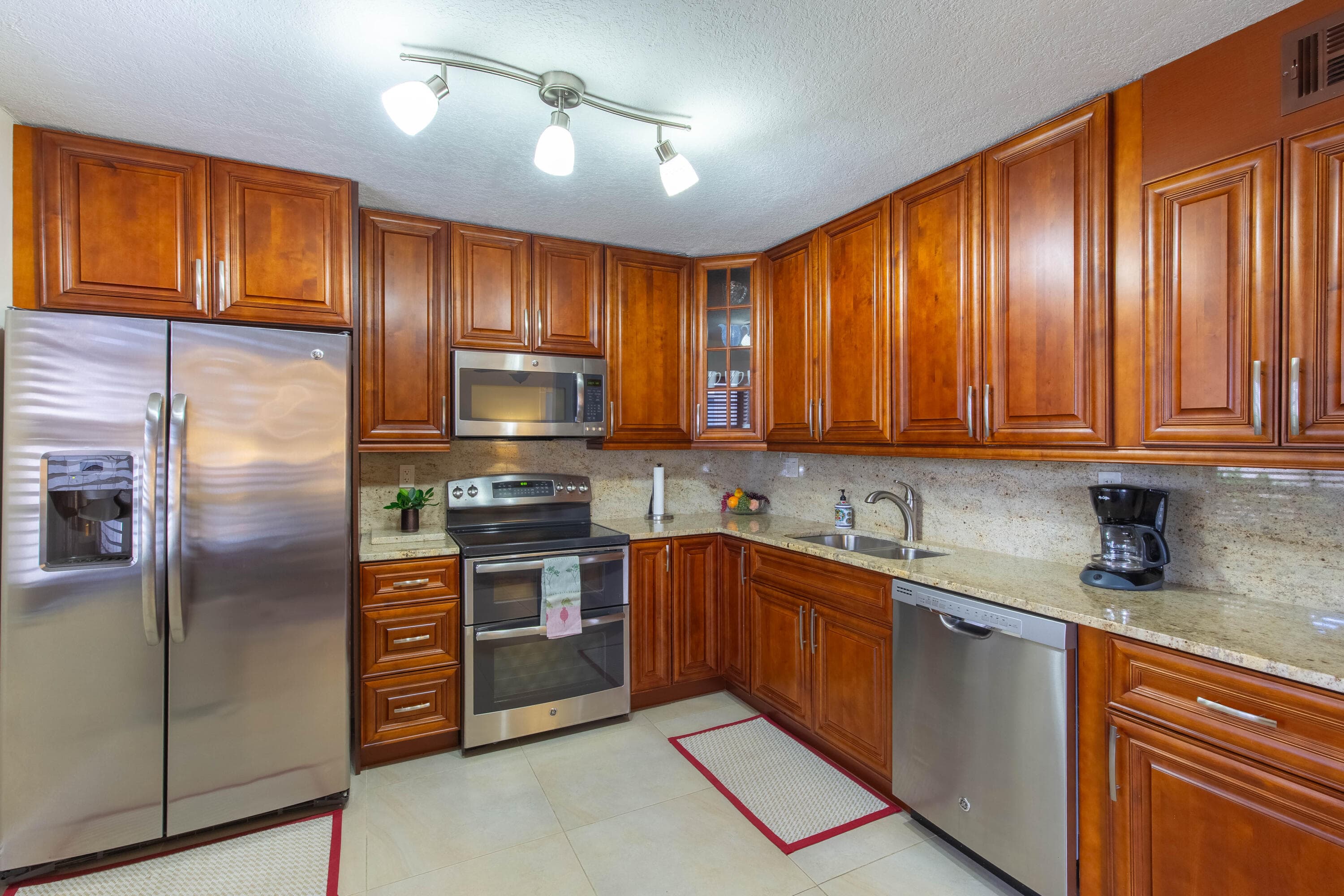 154 Capri D, Delray Beach, FL 33484 — photo 12 of 35