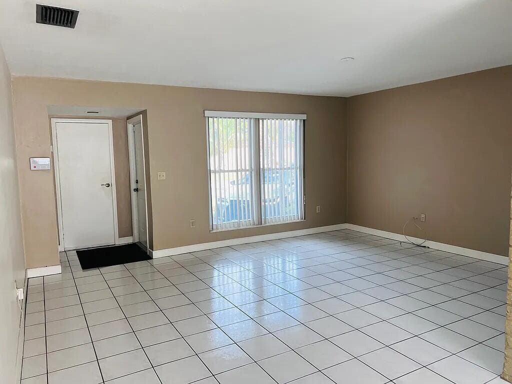8136 NW 21st Court, Sunrise, FL 33322 — photo 7 of 36