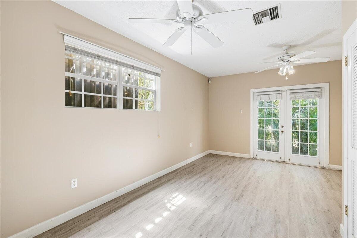 284 35th Avenue, Vero Beach, FL 32968 — photo 19 of 38