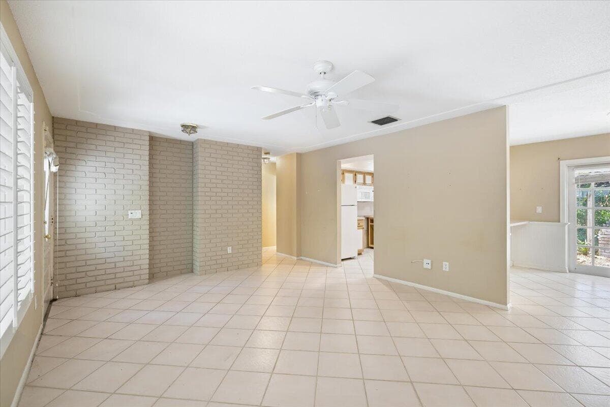 284 35th Avenue, Vero Beach, FL 32968 — photo 8 of 38