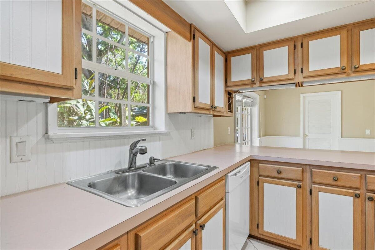 284 35th Avenue, Vero Beach, FL 32968 — photo 10 of 38