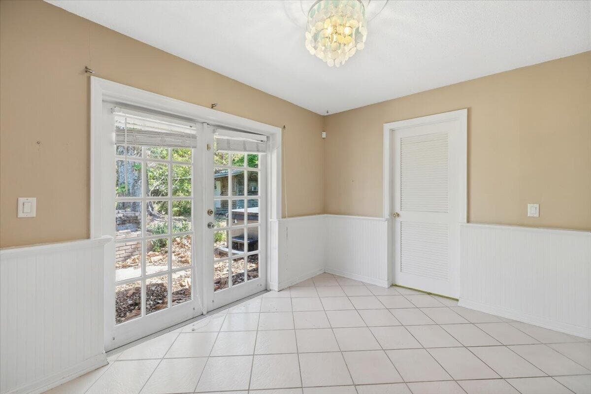 284 35th Avenue, Vero Beach, FL 32968 — photo 14 of 38