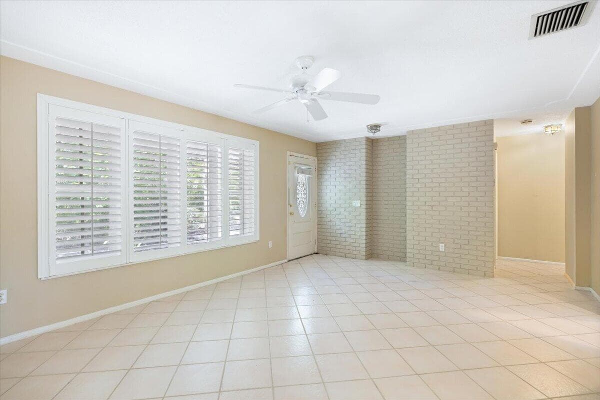 284 35th Avenue, Vero Beach, FL 32968 — photo 7 of 38