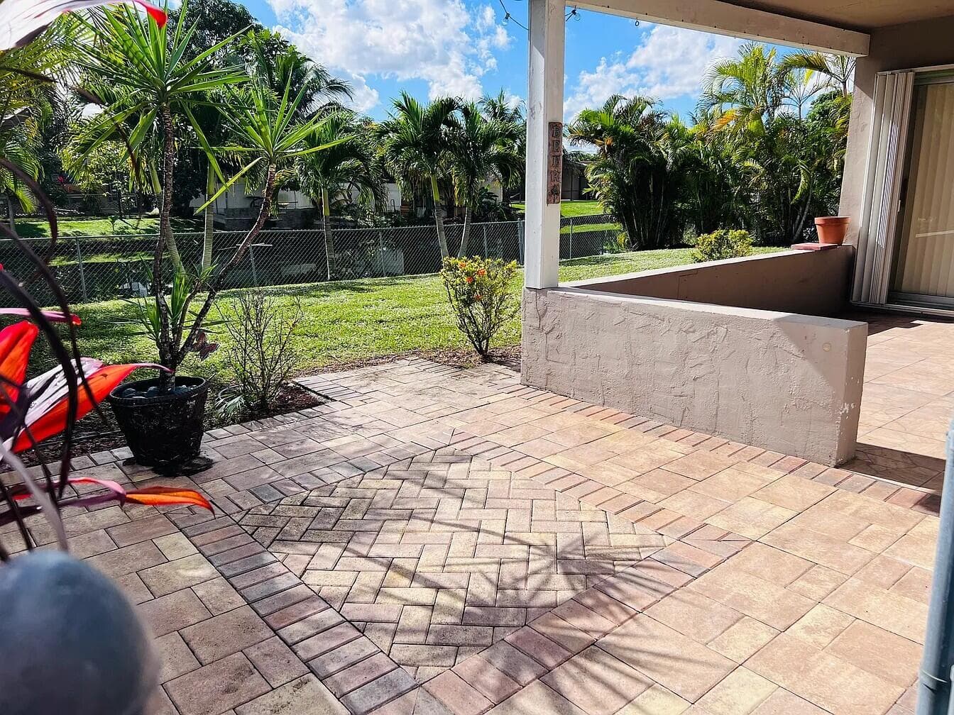 8136 NW 21st Court, Sunrise, FL 33322 — photo 23 of 36