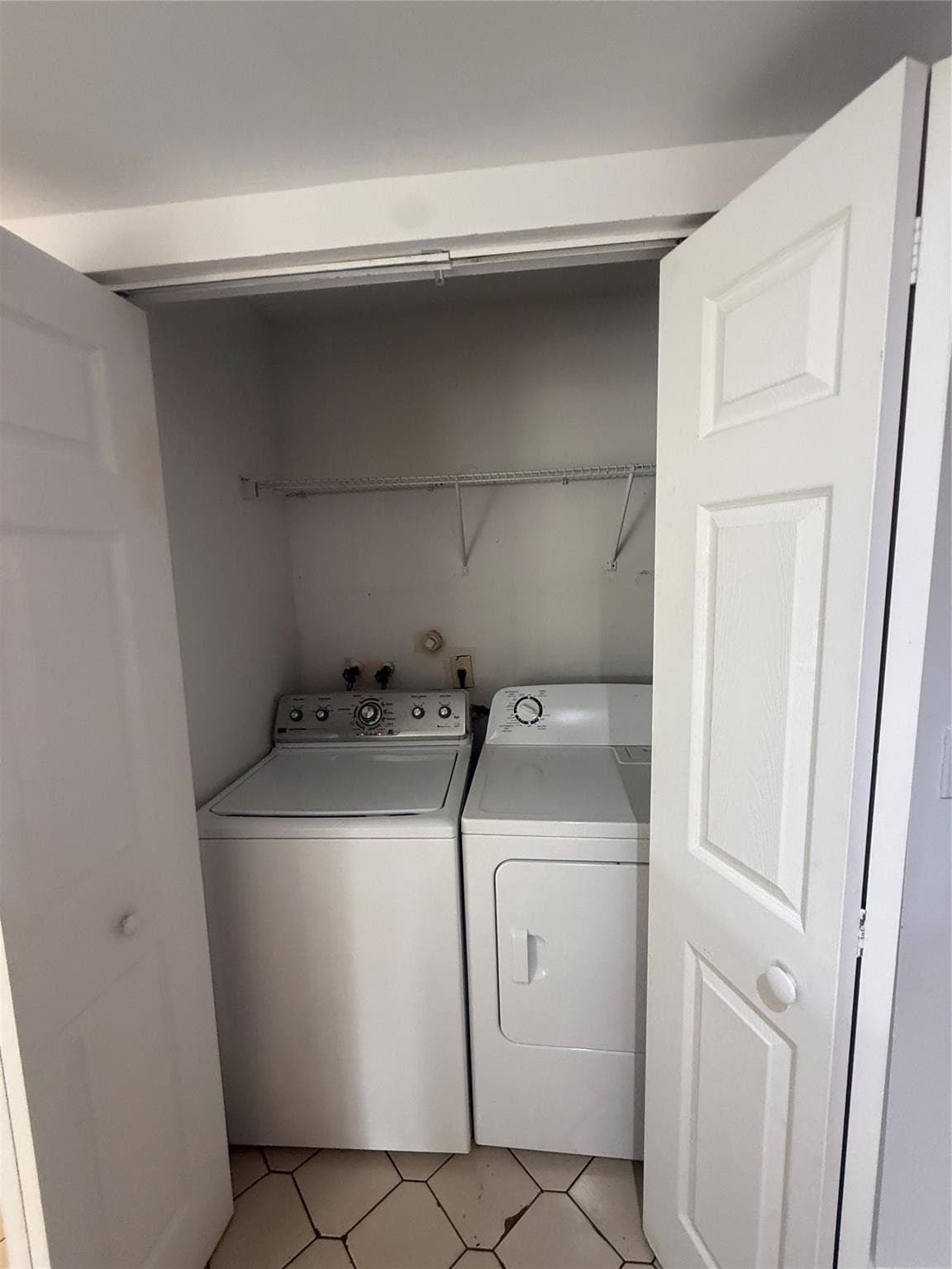 7427 SW 13th Street, North Lauderdale, FL 33068 — photo 14 of 49