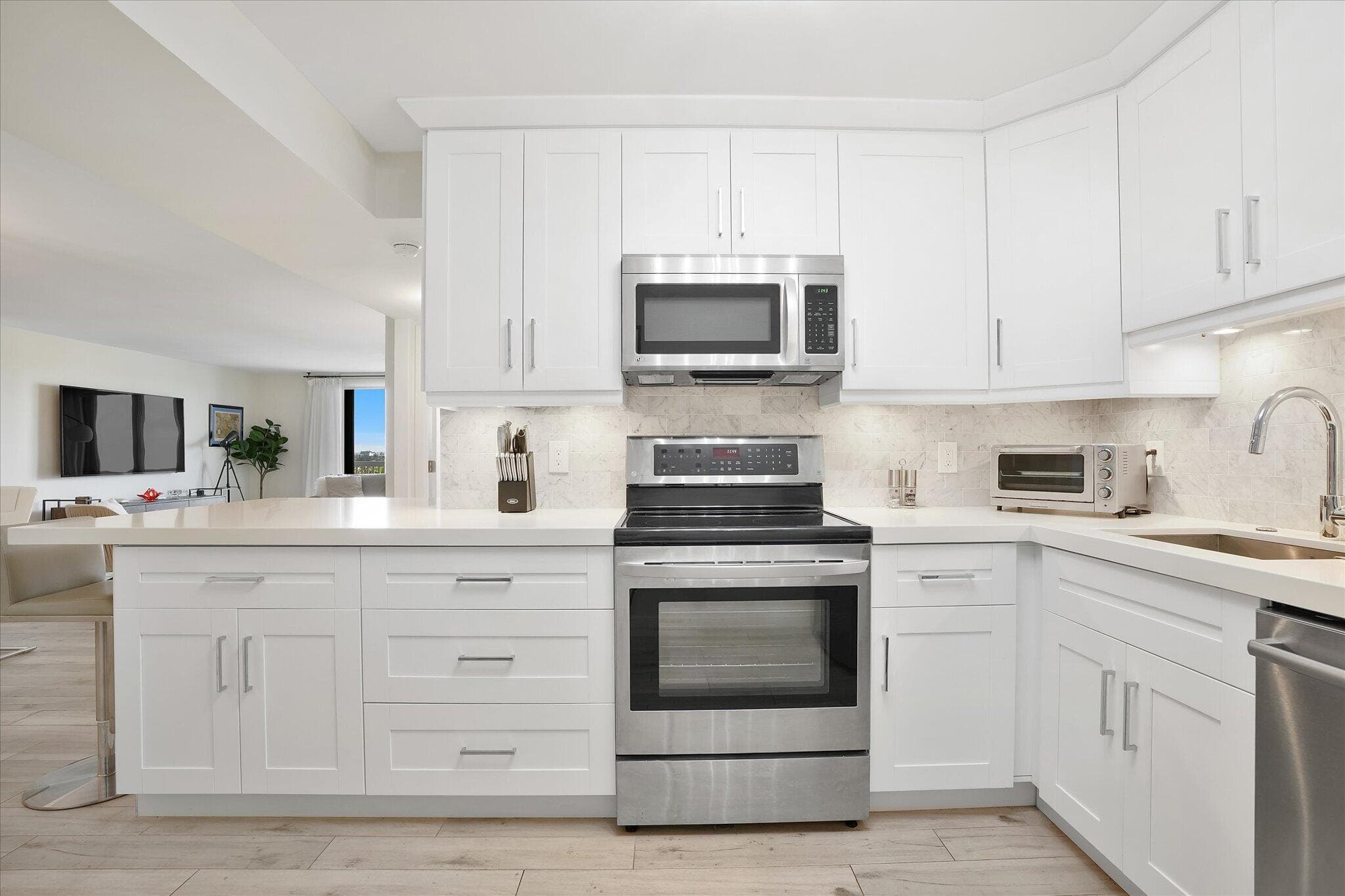 1500 S Ocean Drive Unit F8, Hollywood, FL 33019 — photo 7 of 41