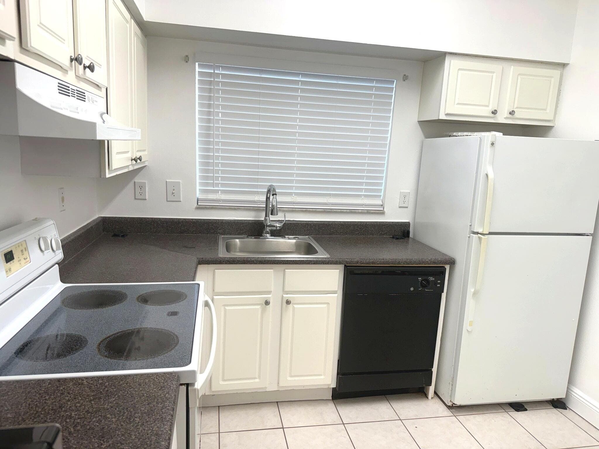 2331 NW 96th Terrace 17m, Pembroke Pines, FL 33024 — photo 7 of 14