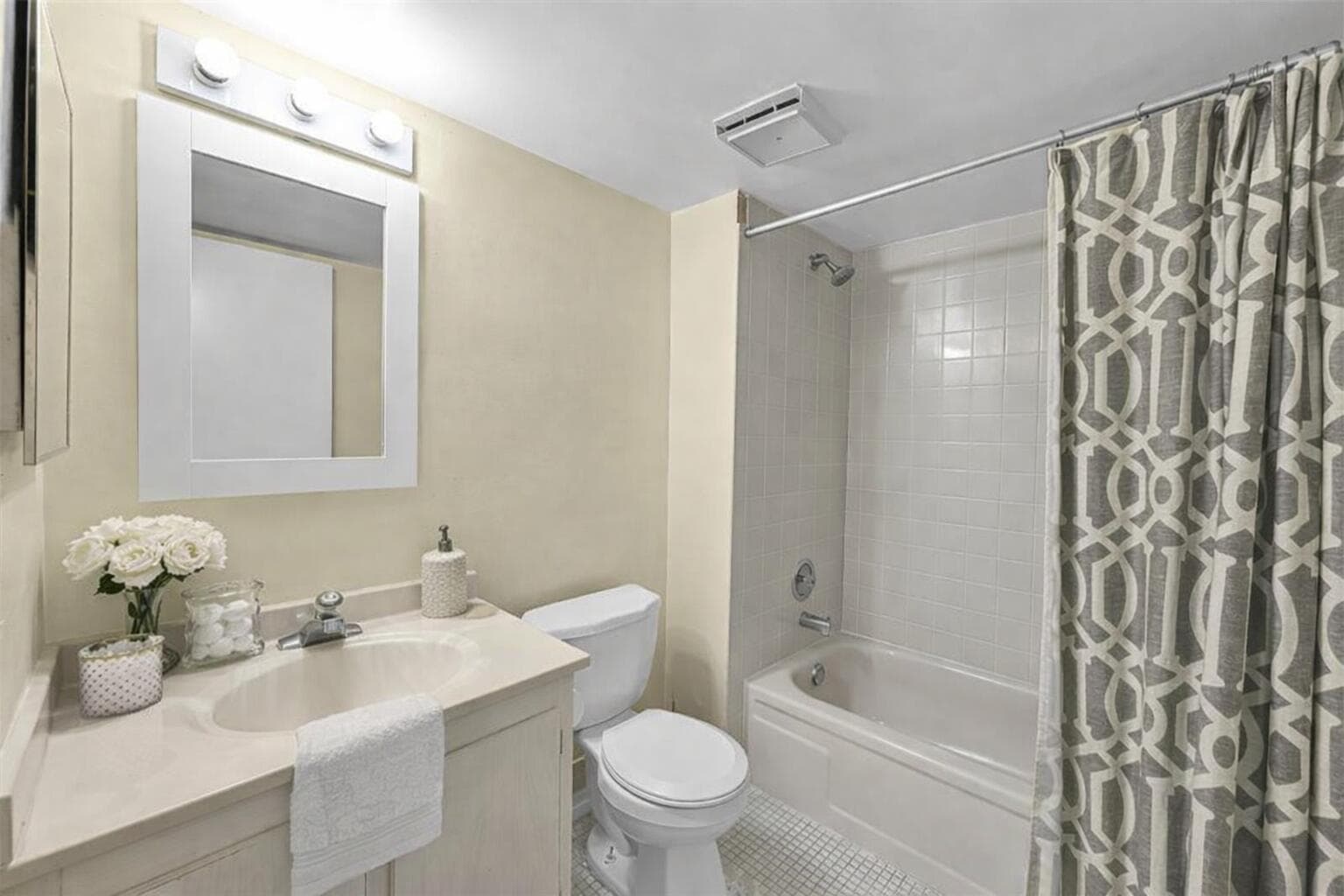 4570 NW 18th Avenue 604, Deerfield Beach, FL 33064 — photo 8 of 16