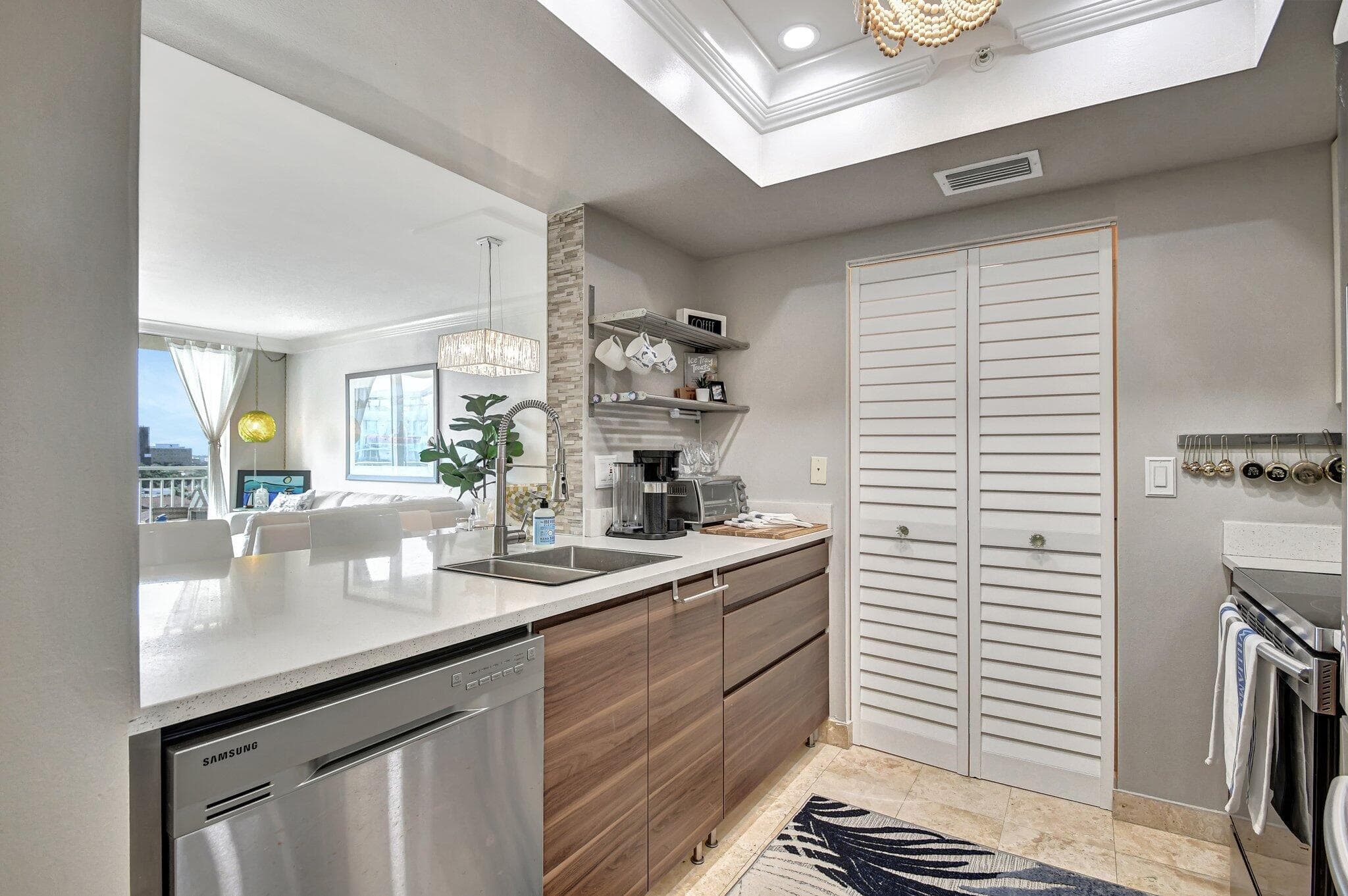 99 SE Mizner Boulevard 823, Boca Raton, FL 33432 — photo 11 of 48