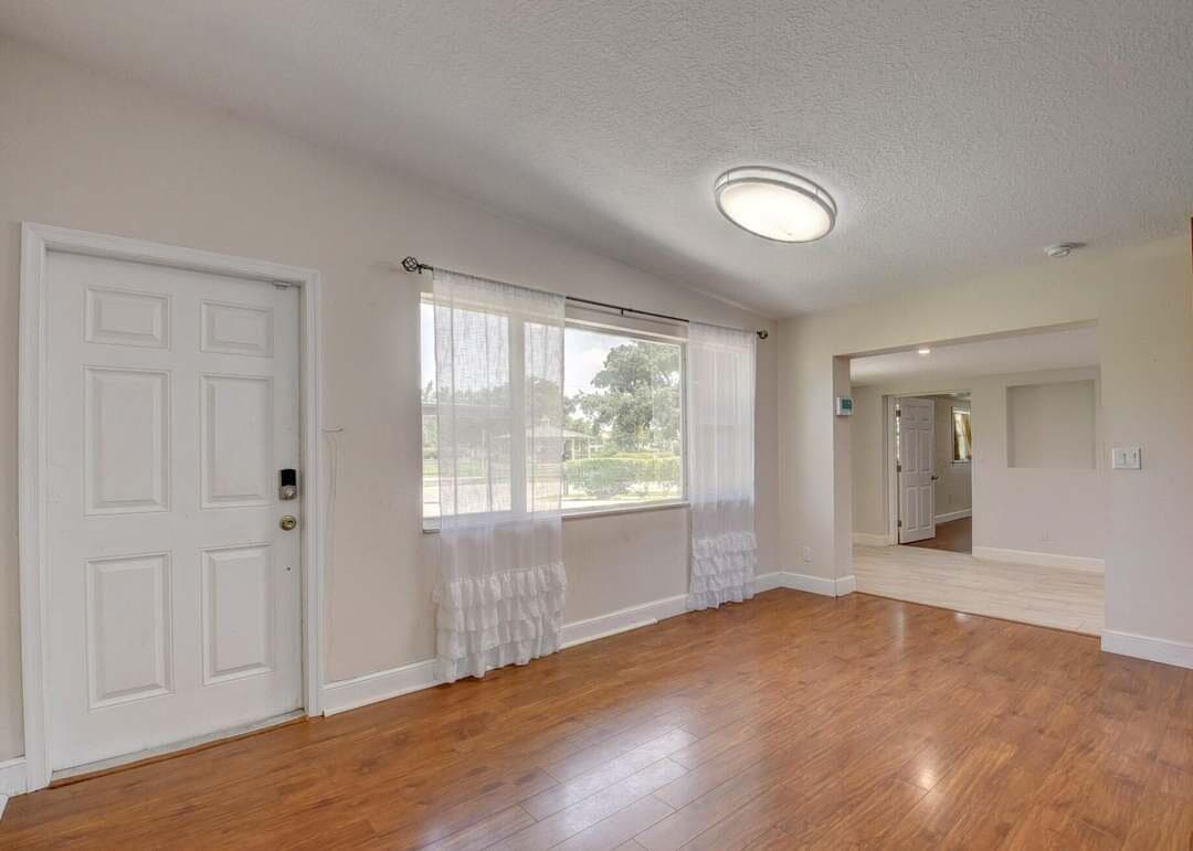 612 Hibiscus Drive, Royal Palm Beach, FL 33411 — photo 4 of 20